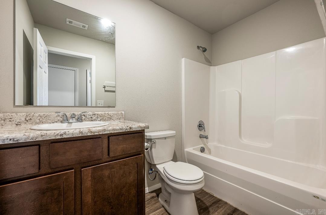 3705 S 1st  Rogers, AR