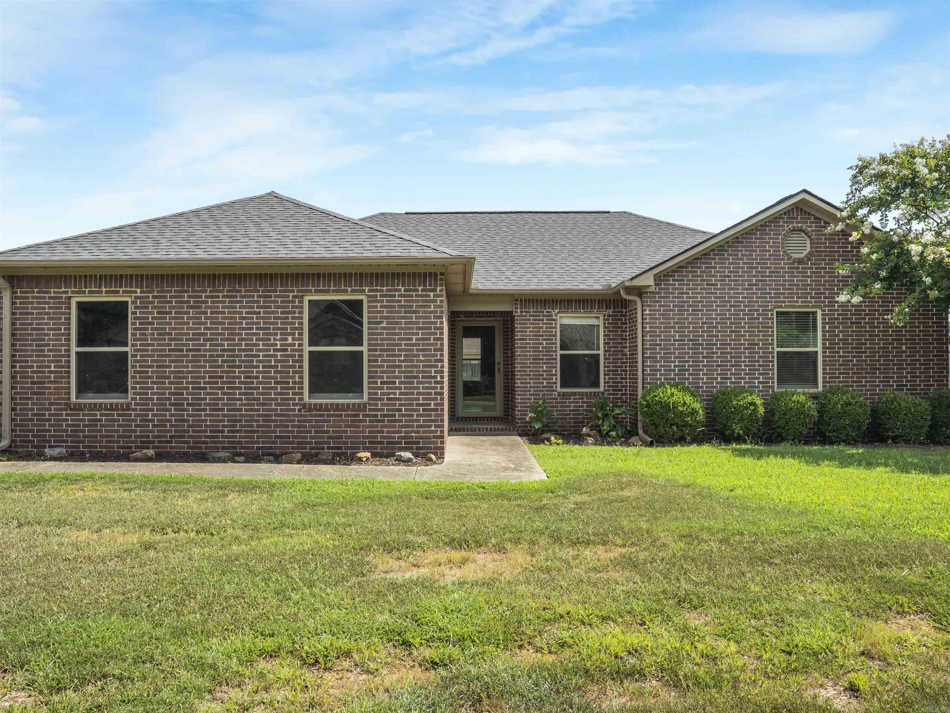 13 Birchwood Dr Ward, AR 72176