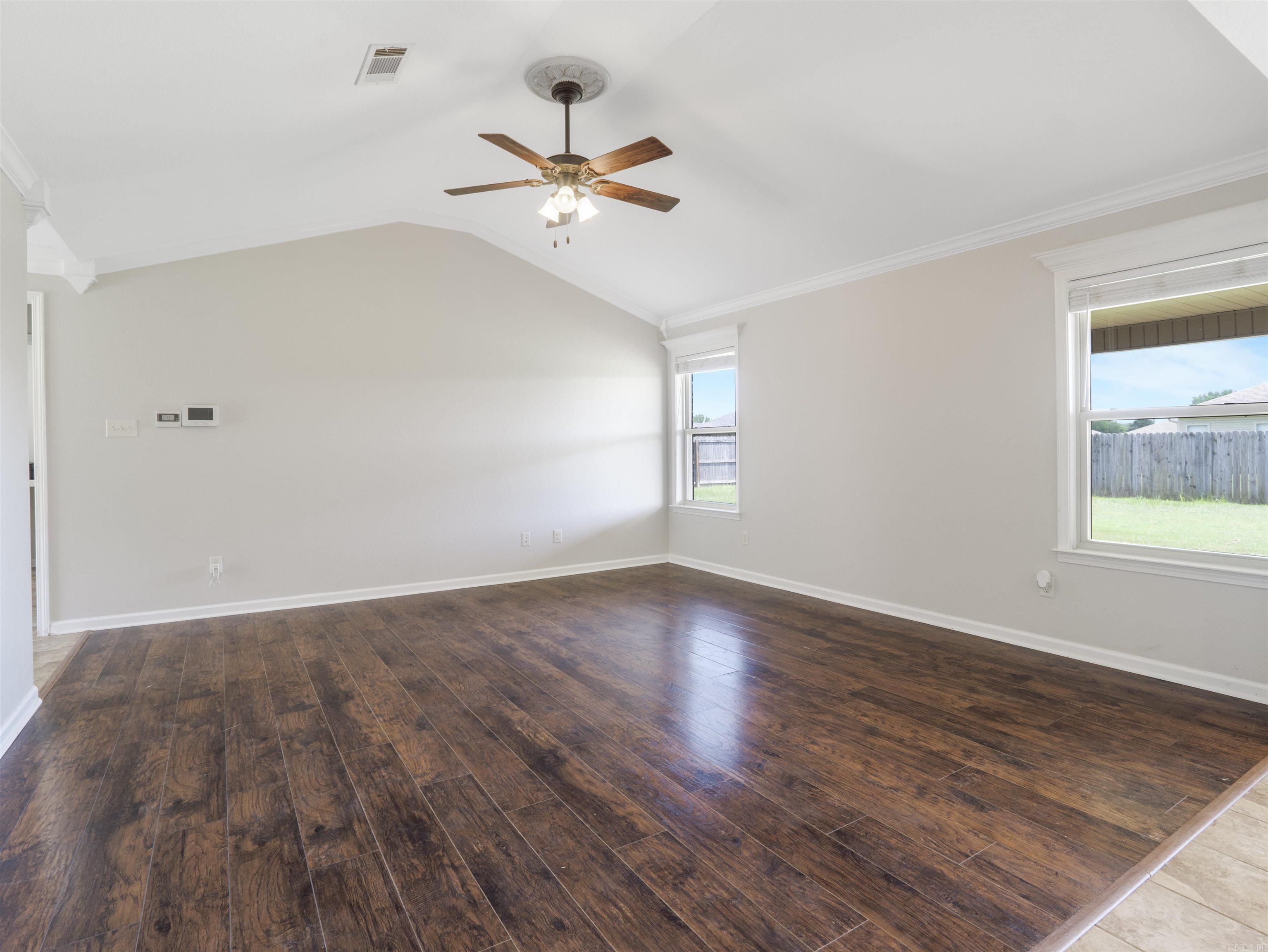 13 Birchwood Dr Ward, AR 72176