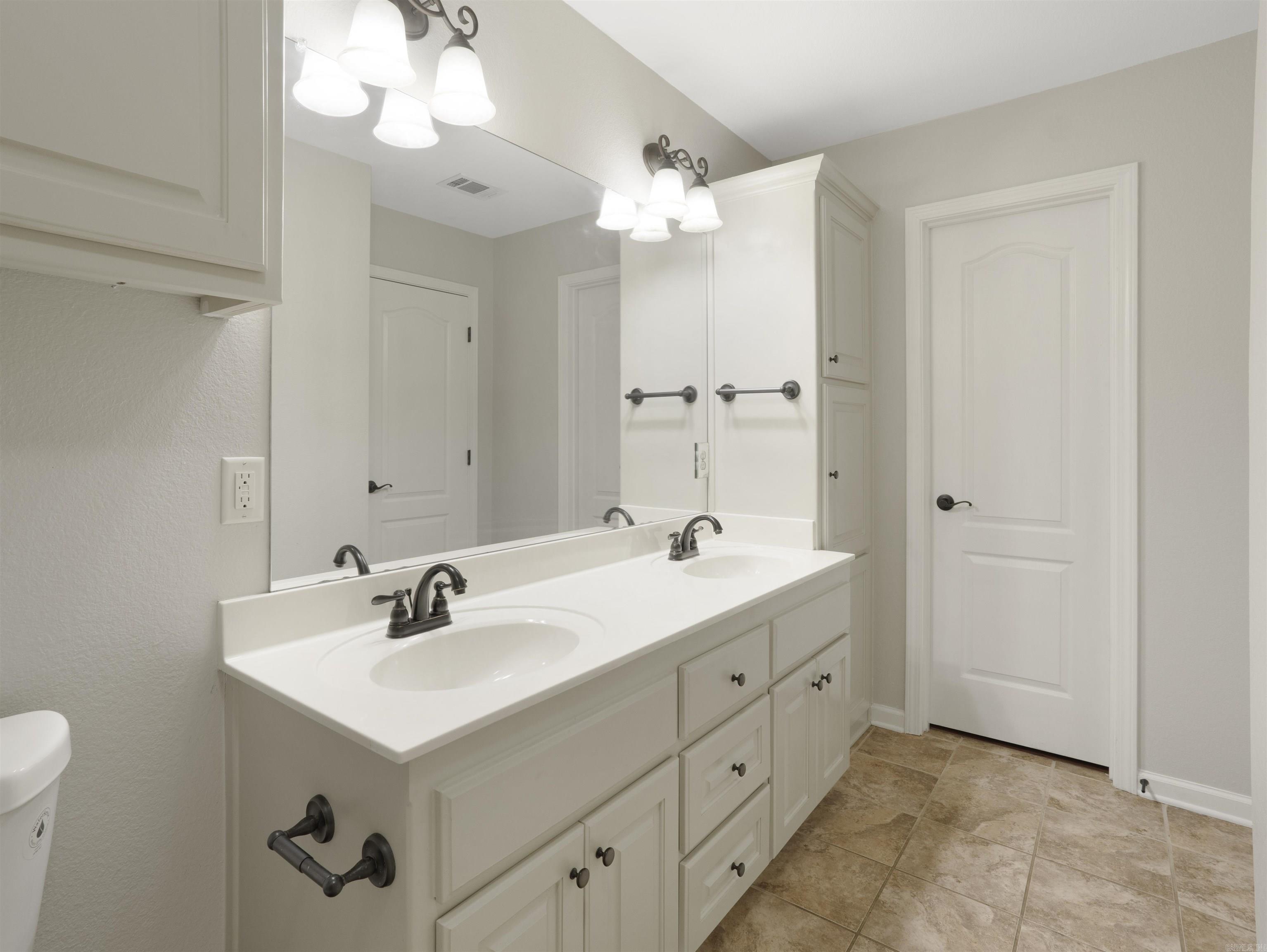 13 Birchwood Dr Ward, AR 72176