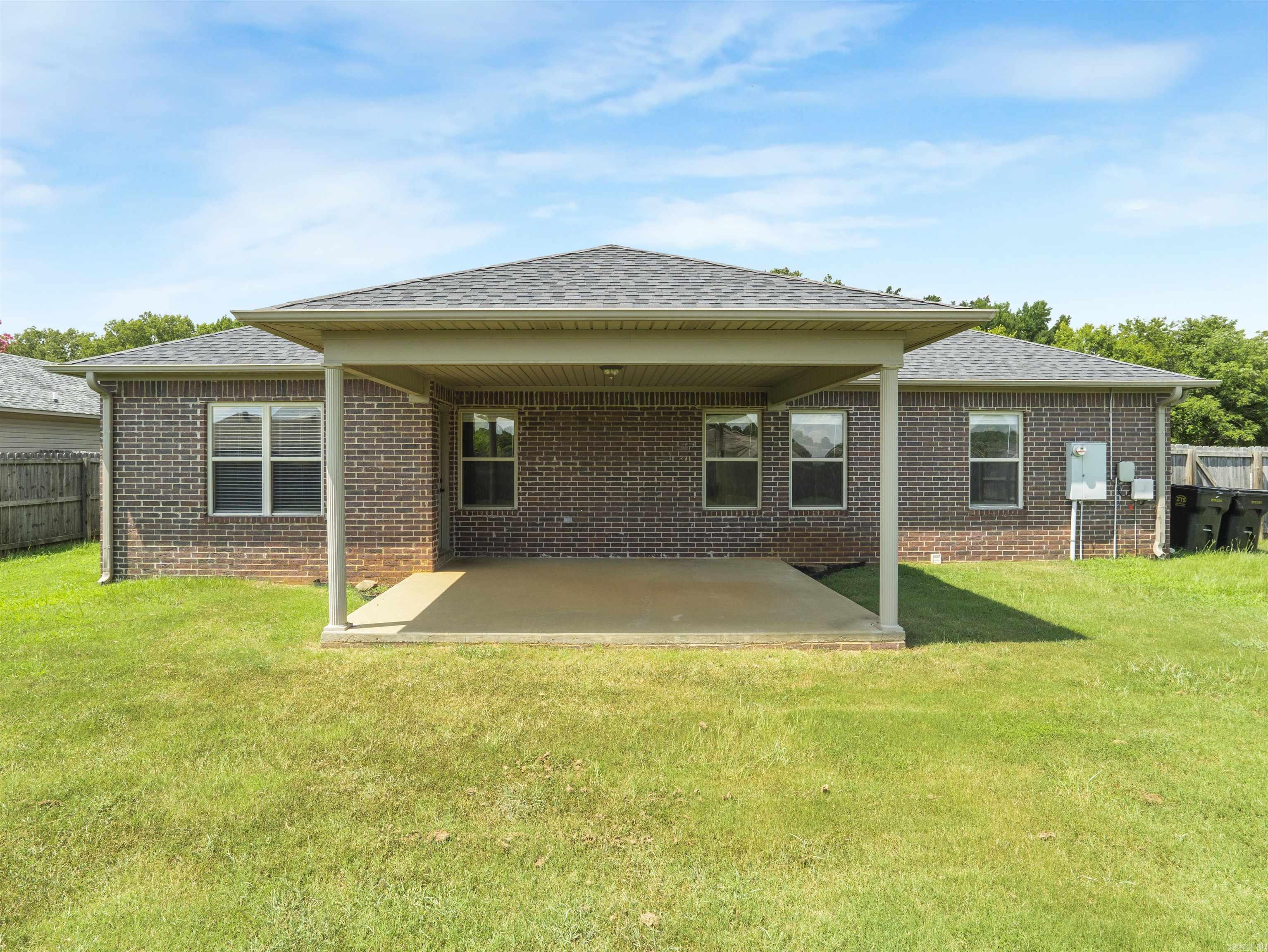 13 Birchwood Dr Ward, AR 72176