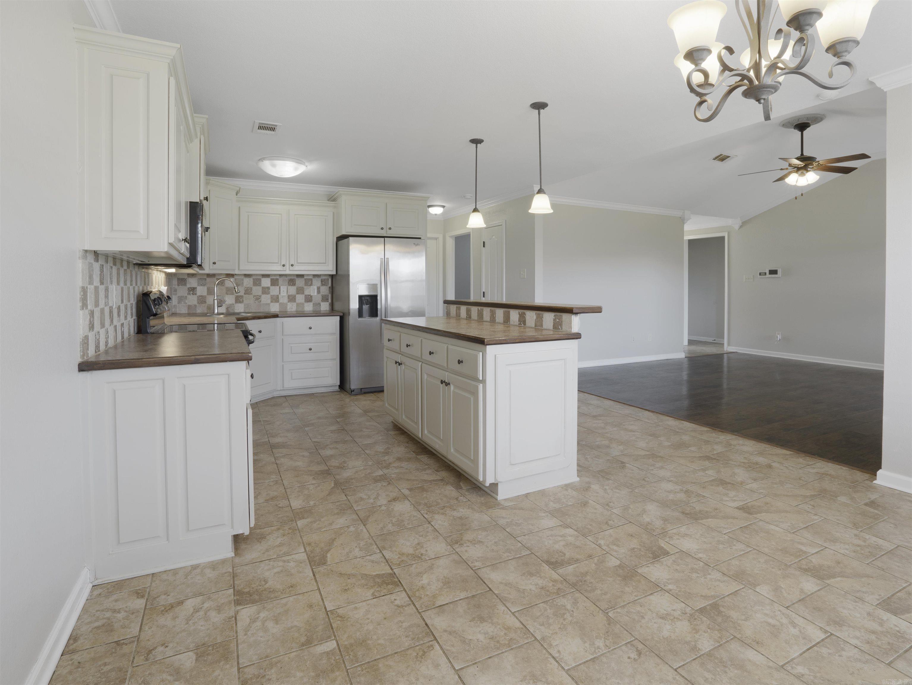 13 Birchwood Dr Ward, AR 72176