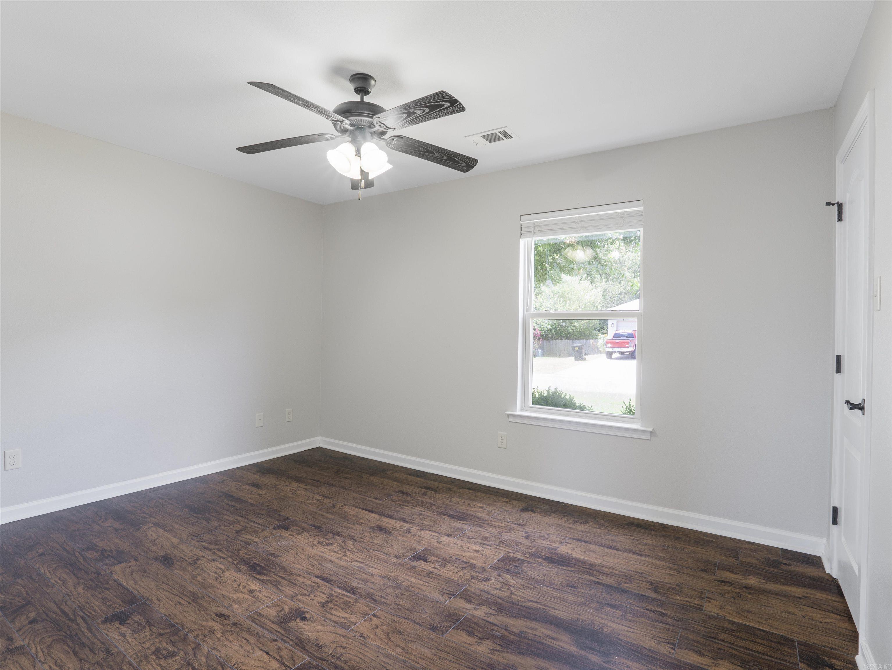 13 Birchwood Dr Ward, AR 72176