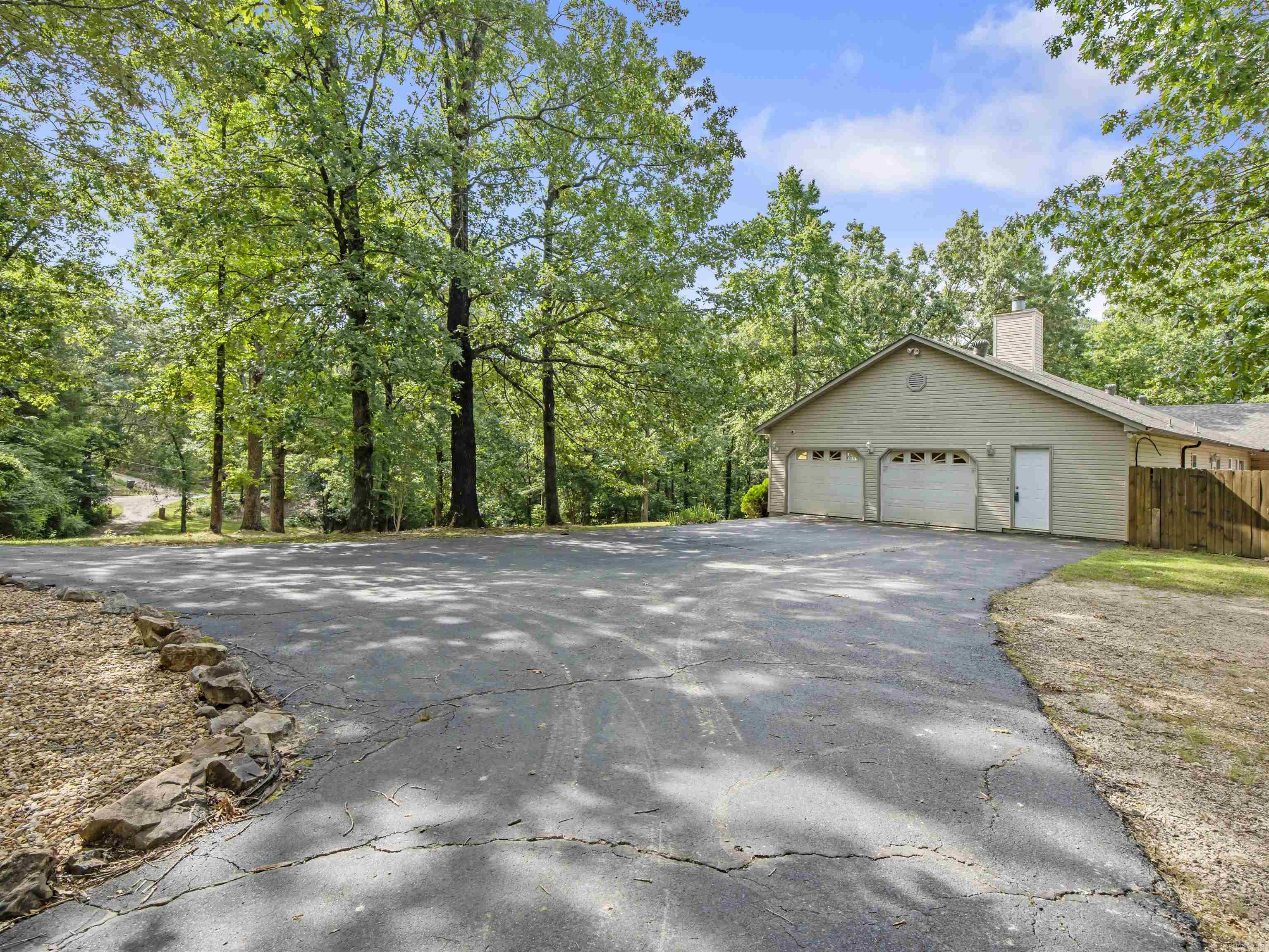 967 Hamilton Dairy Road Hot Springs, AR 71909