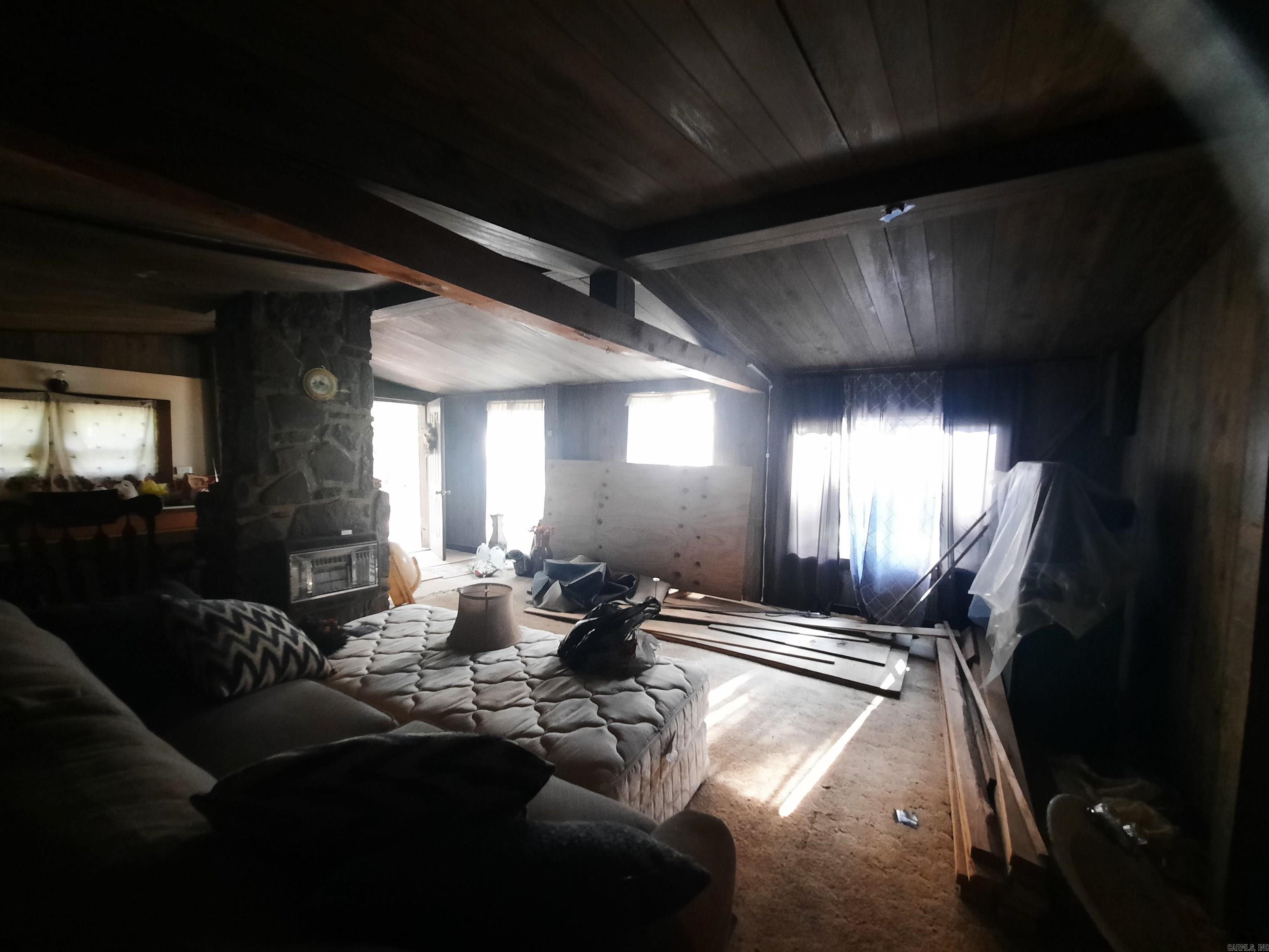 400 Wolfking  Mountain View, AR