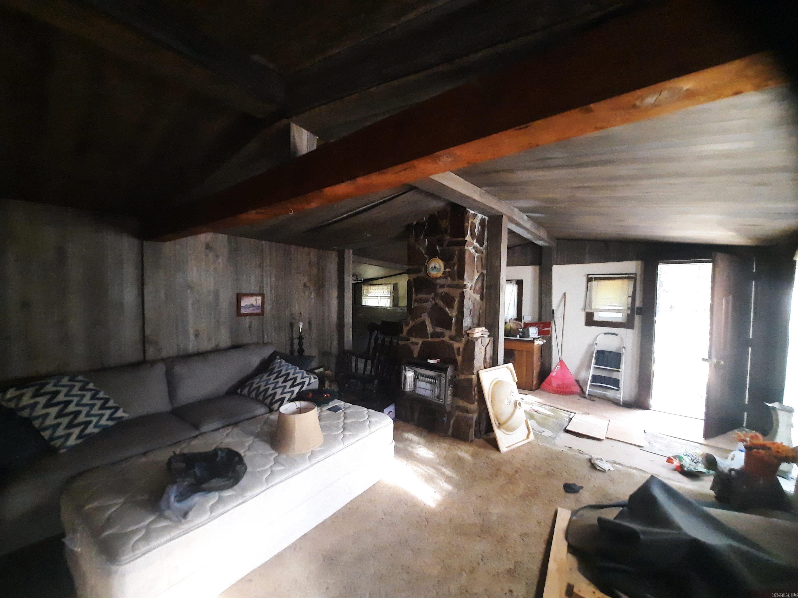 400 Wolfking  Mountain View, AR