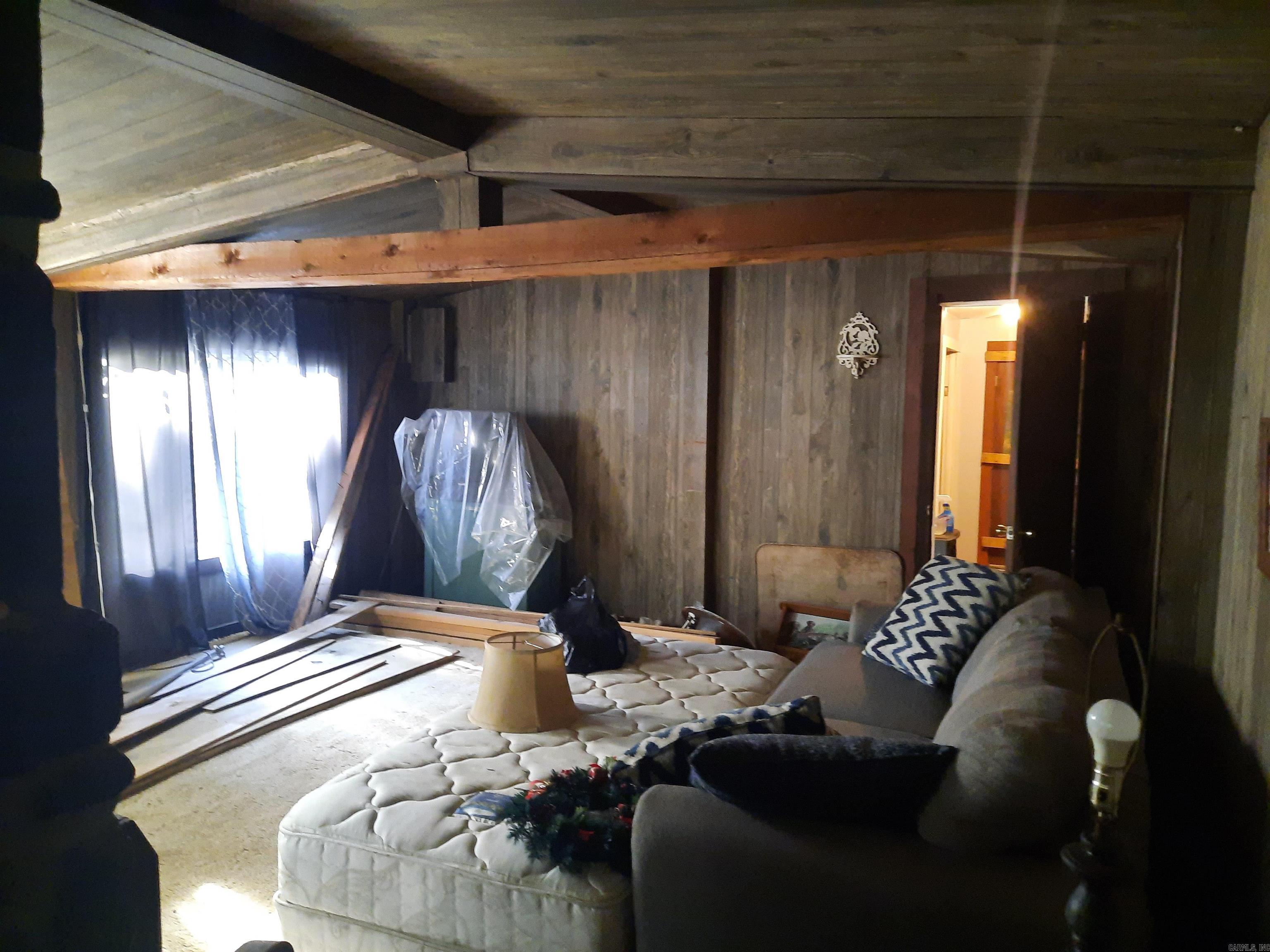 400 Wolfking  Mountain View, AR