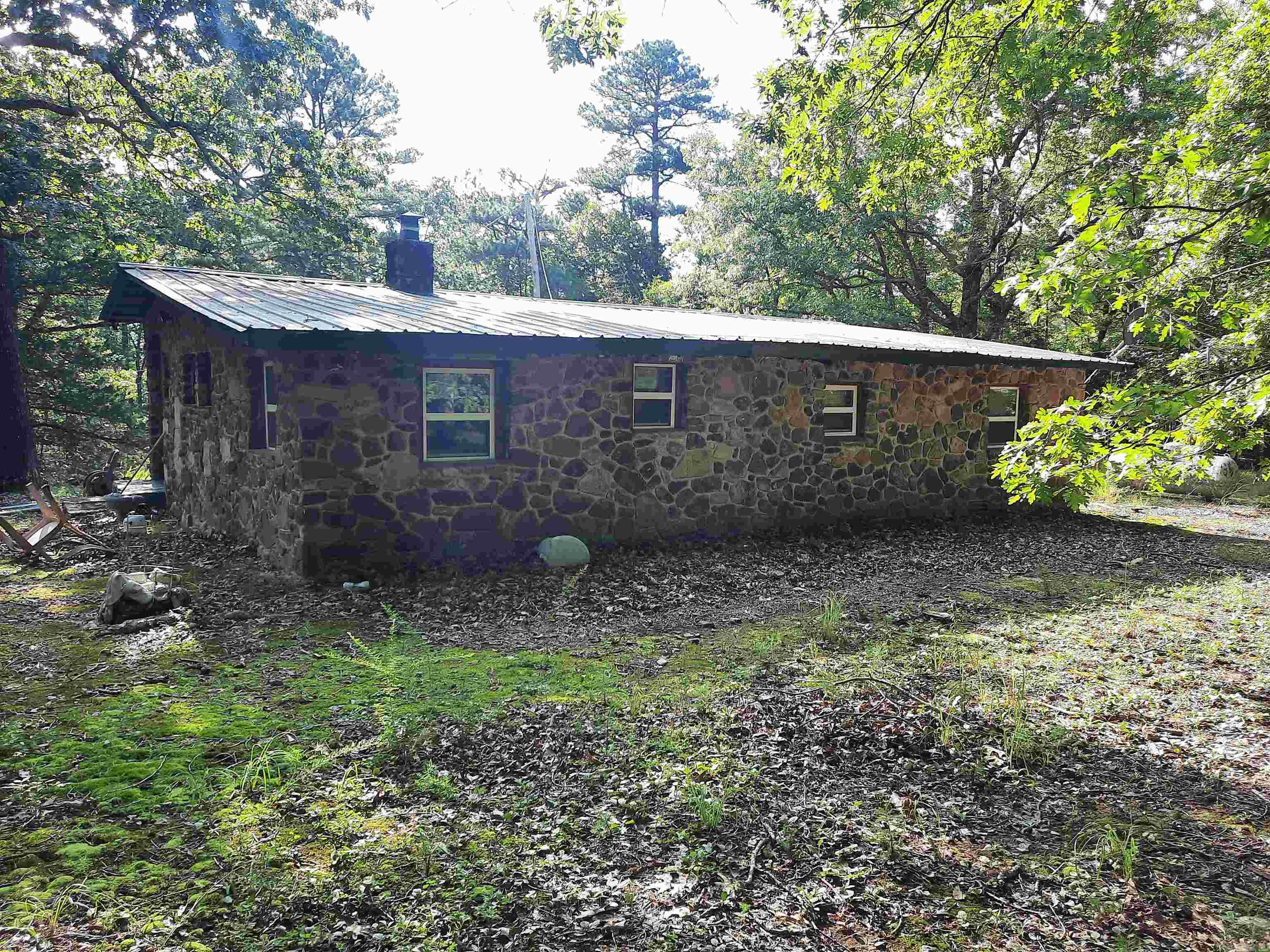 400 Wolfking  Mountain View, AR