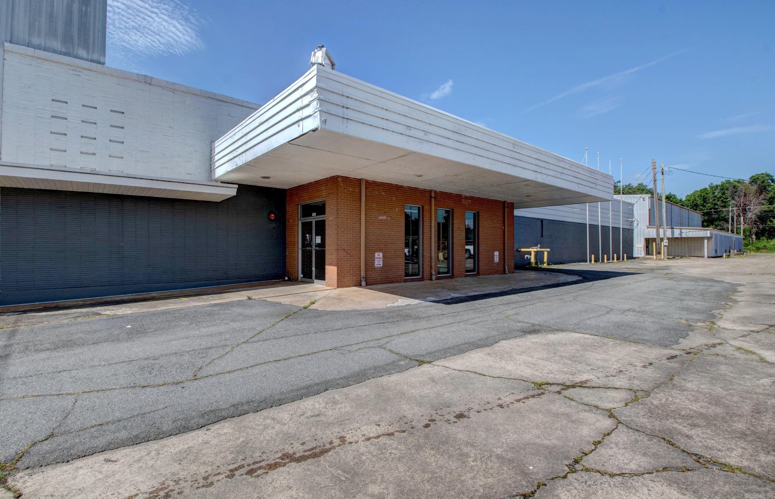 820 S Main  Pine Bluff, AR