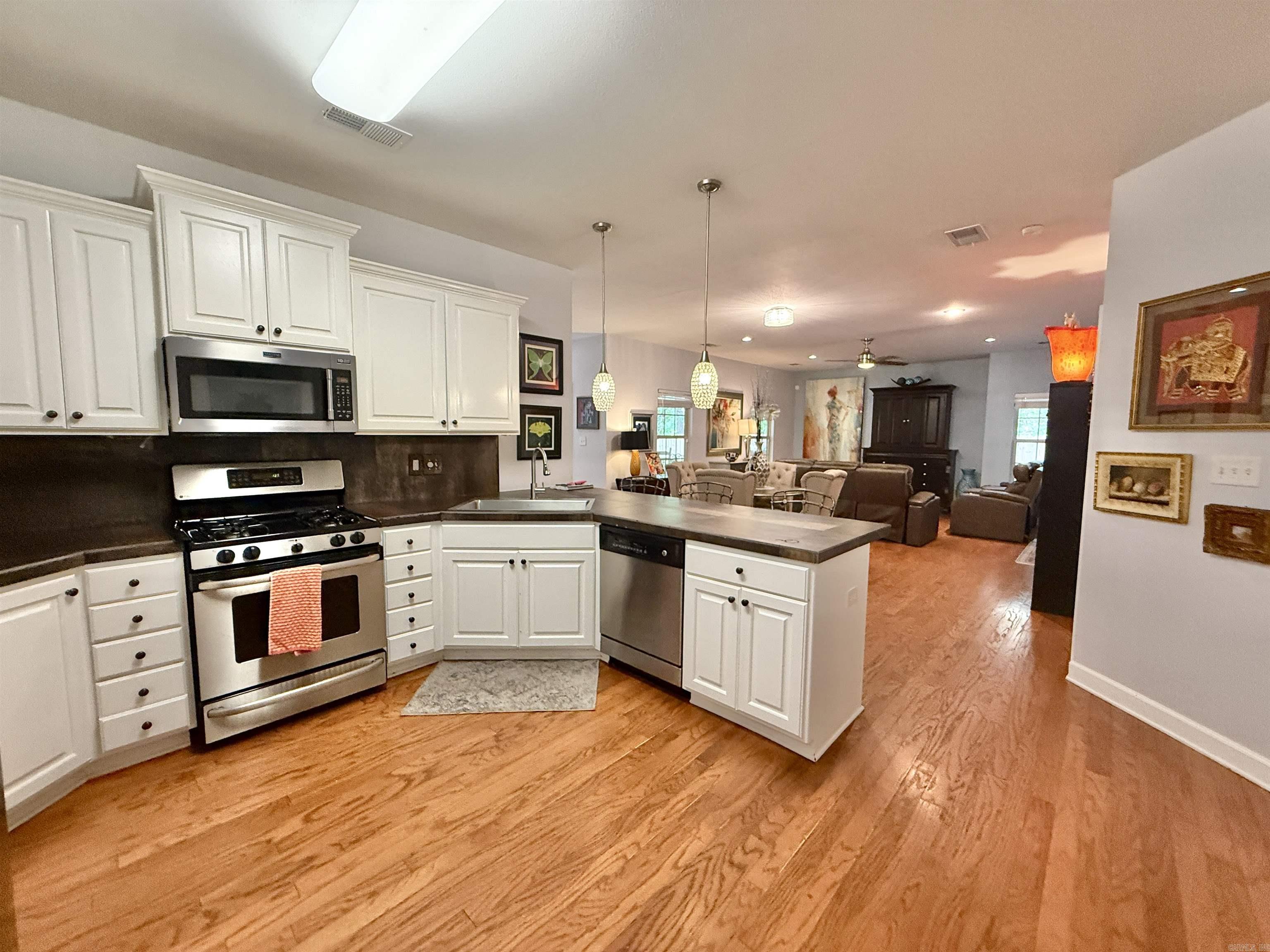 1603 Stagecoach Village  Little Rock, AR