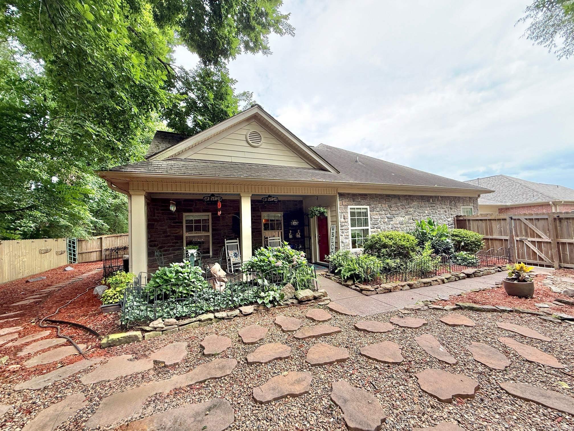 1603 Stagecoach Village  Little Rock, AR