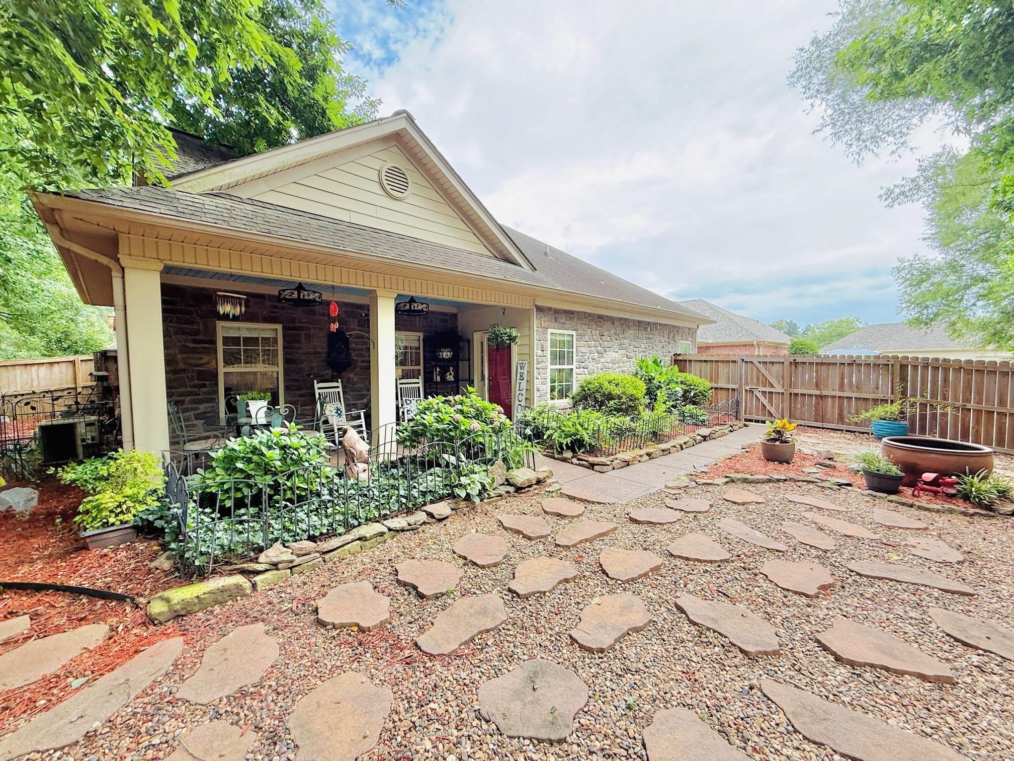 1603 Stagecoach Village  Little Rock, AR