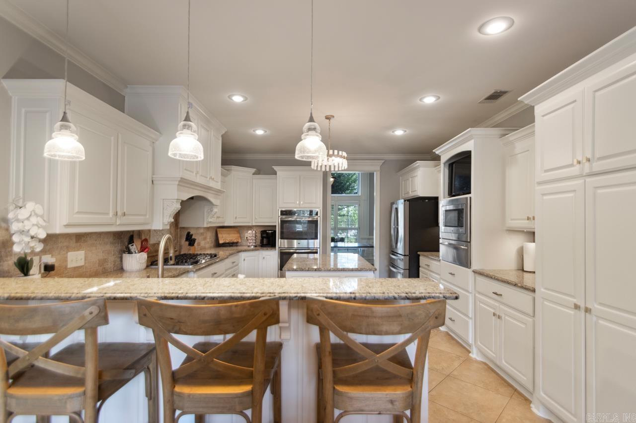 3807 Commonwealth Bryant, AR 72022