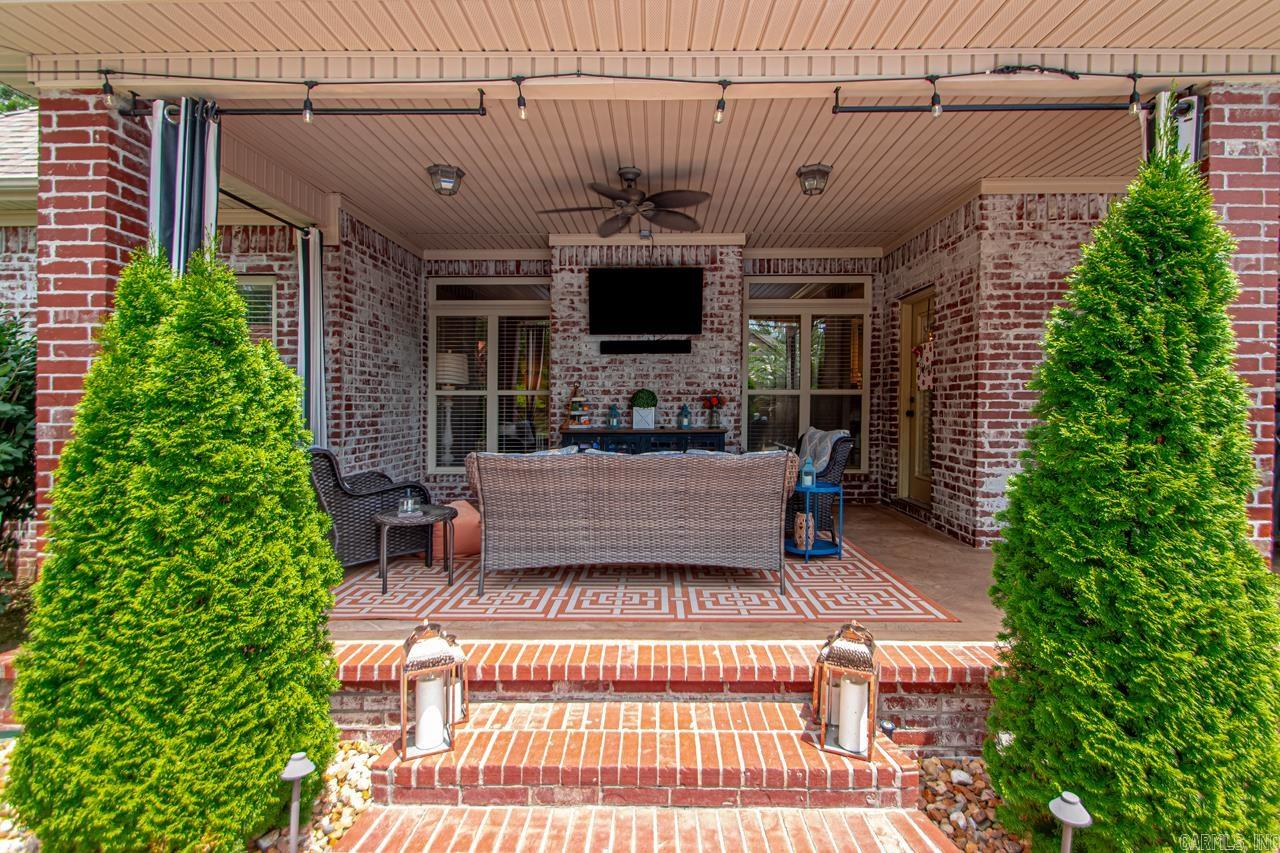 3807 Commonwealth Bryant, AR 72022