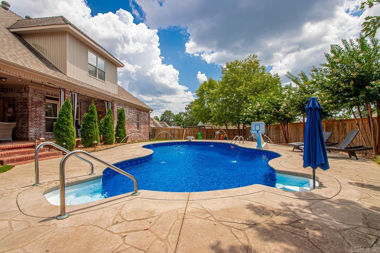 3807 Commonwealth Bryant, AR 72022