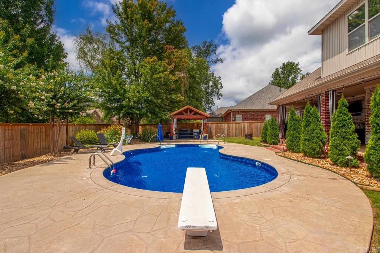 3807 Commonwealth Bryant, AR 72022