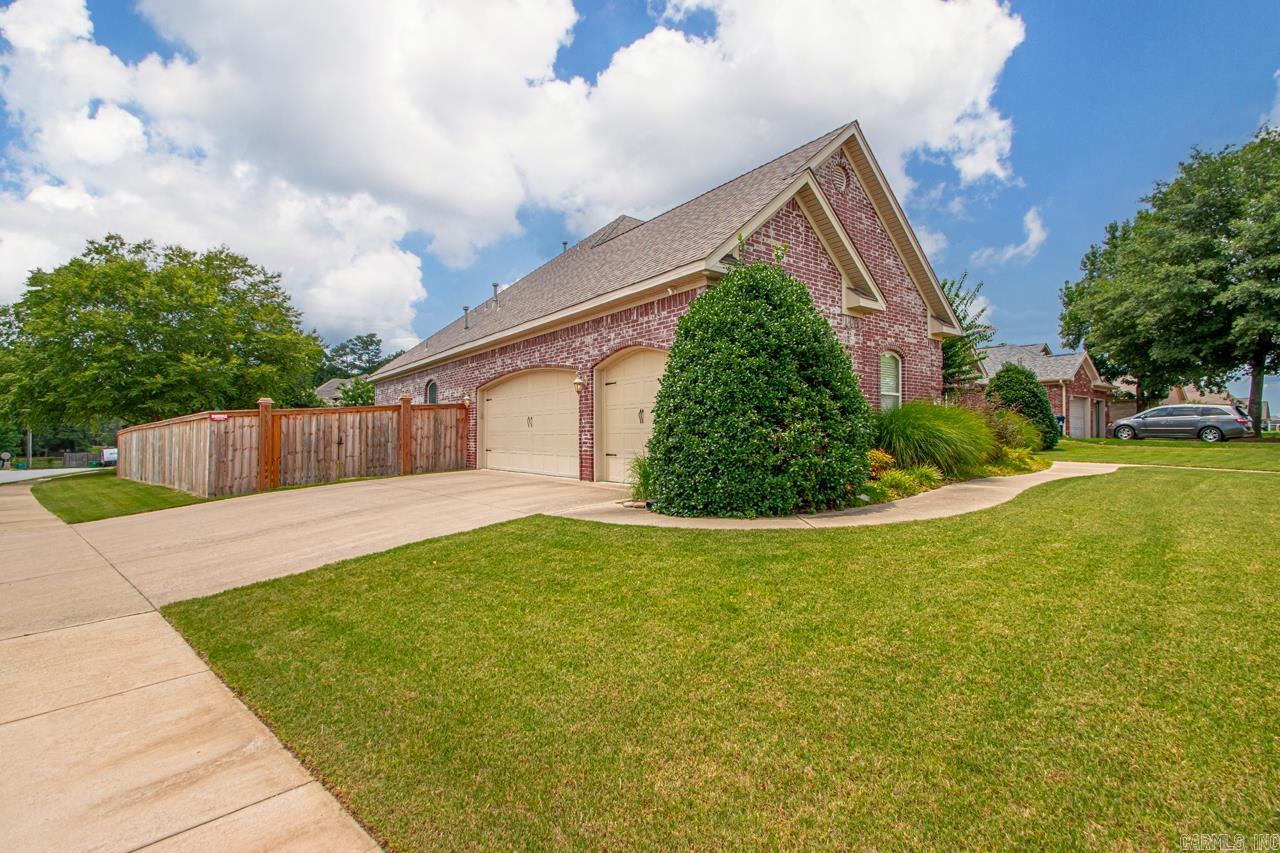 3807 Commonwealth Bryant, AR 72022