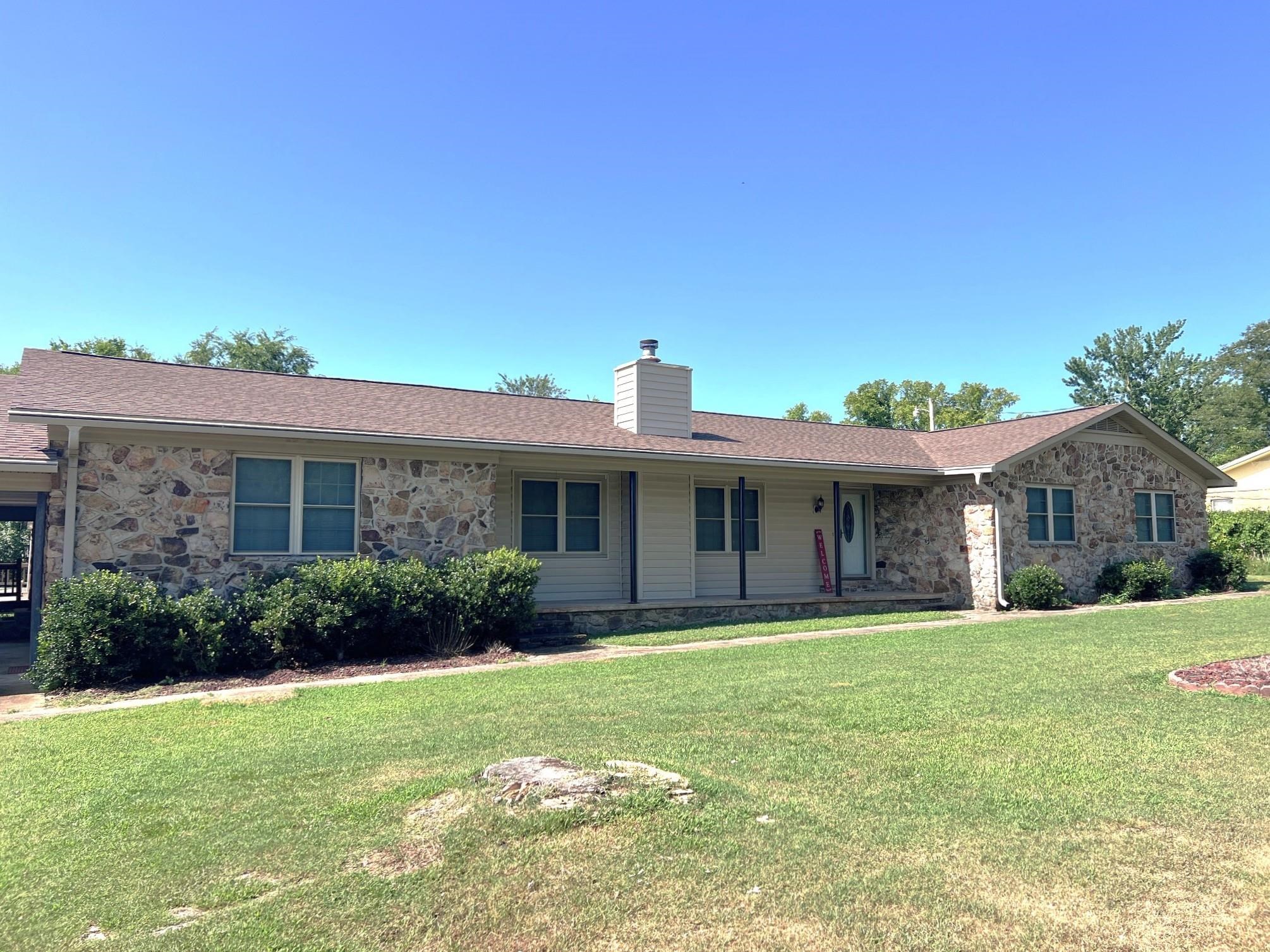 1112 Maple  Mountain View, AR