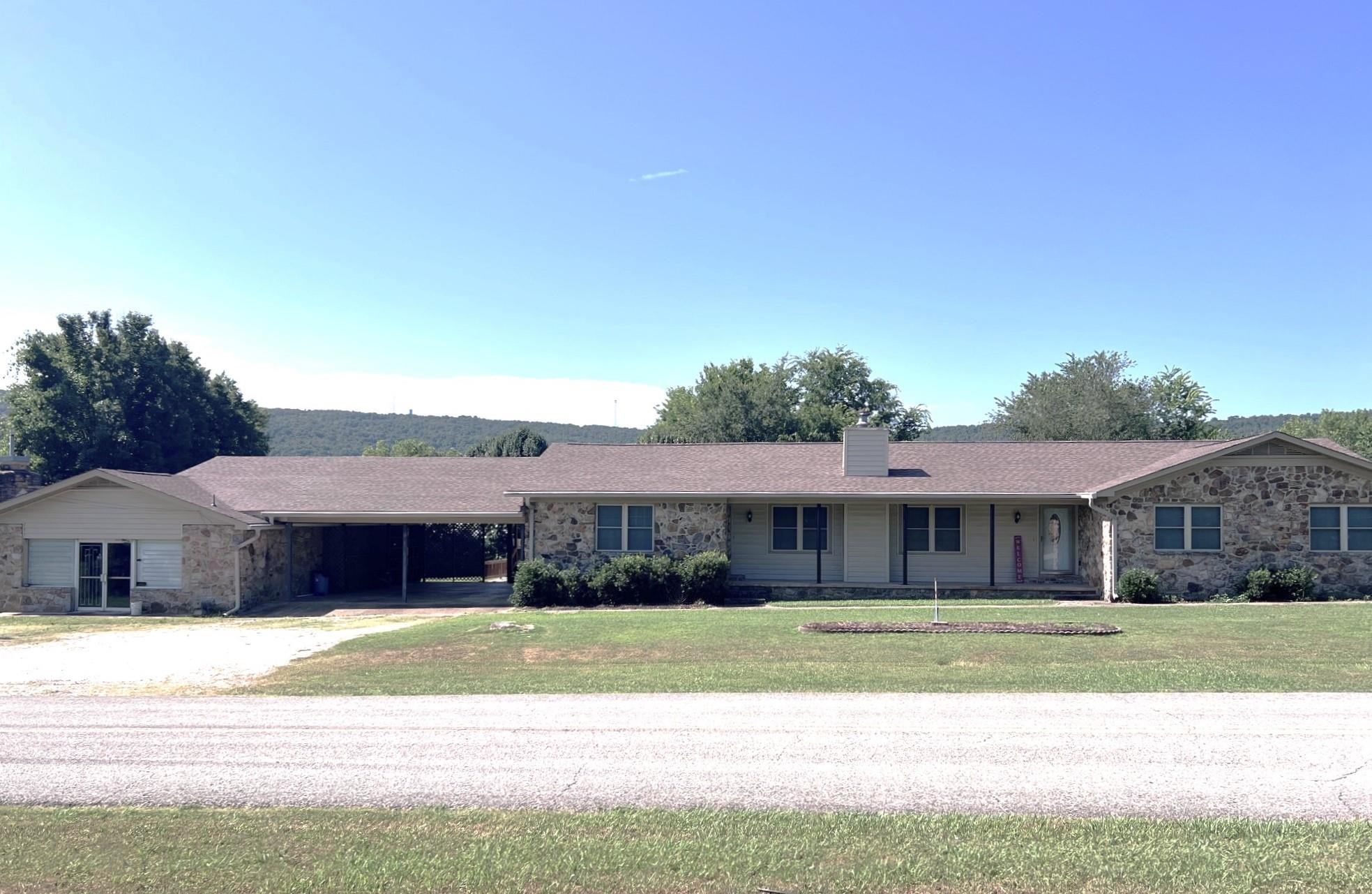1112 Maple  Mountain View, AR