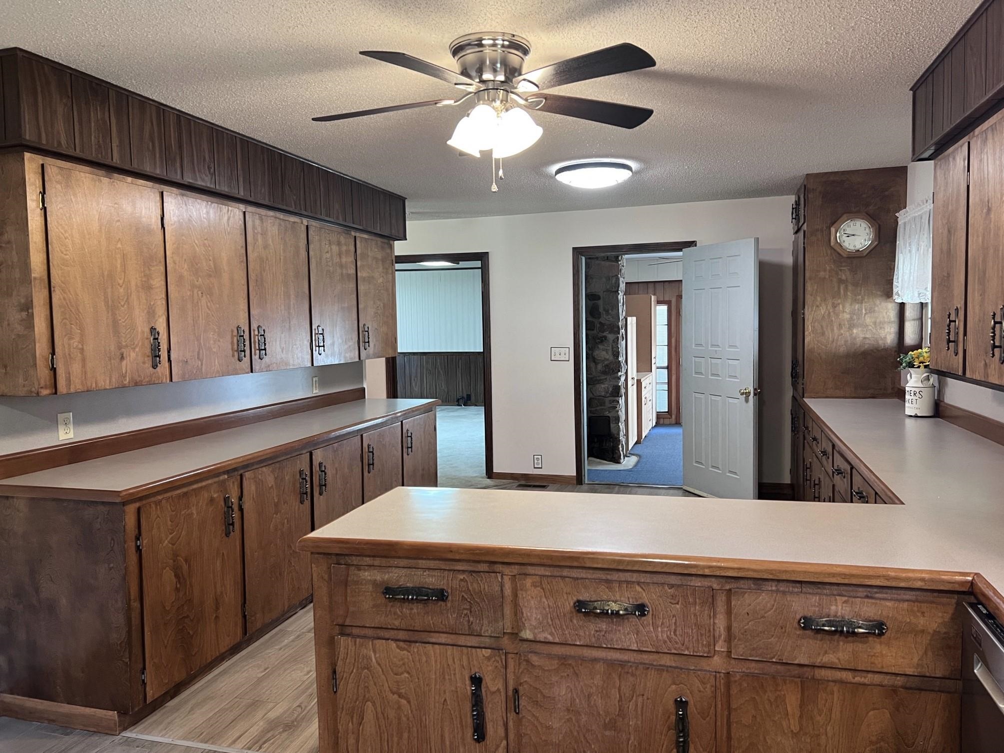 1112 Maple  Mountain View, AR