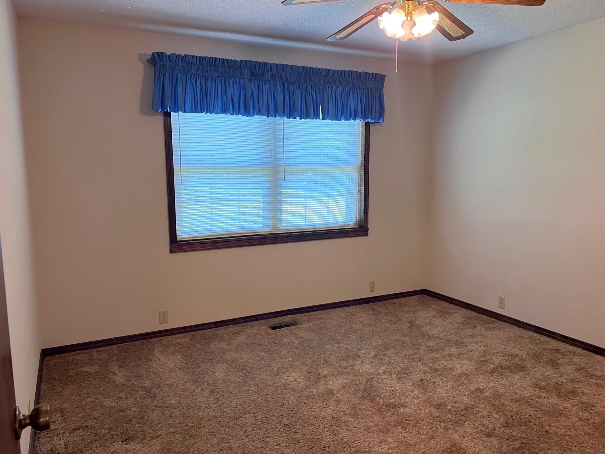 1112 Maple  Mountain View, AR