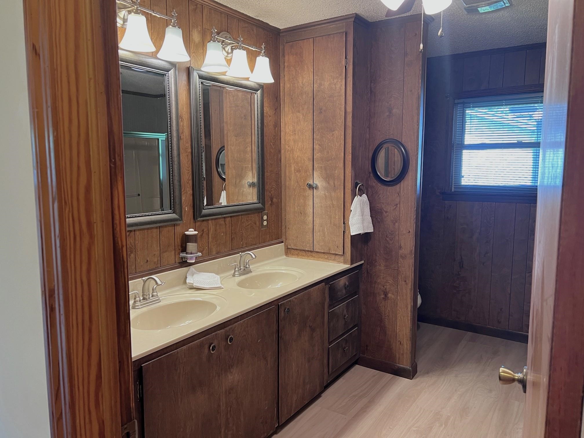 1112 Maple  Mountain View, AR