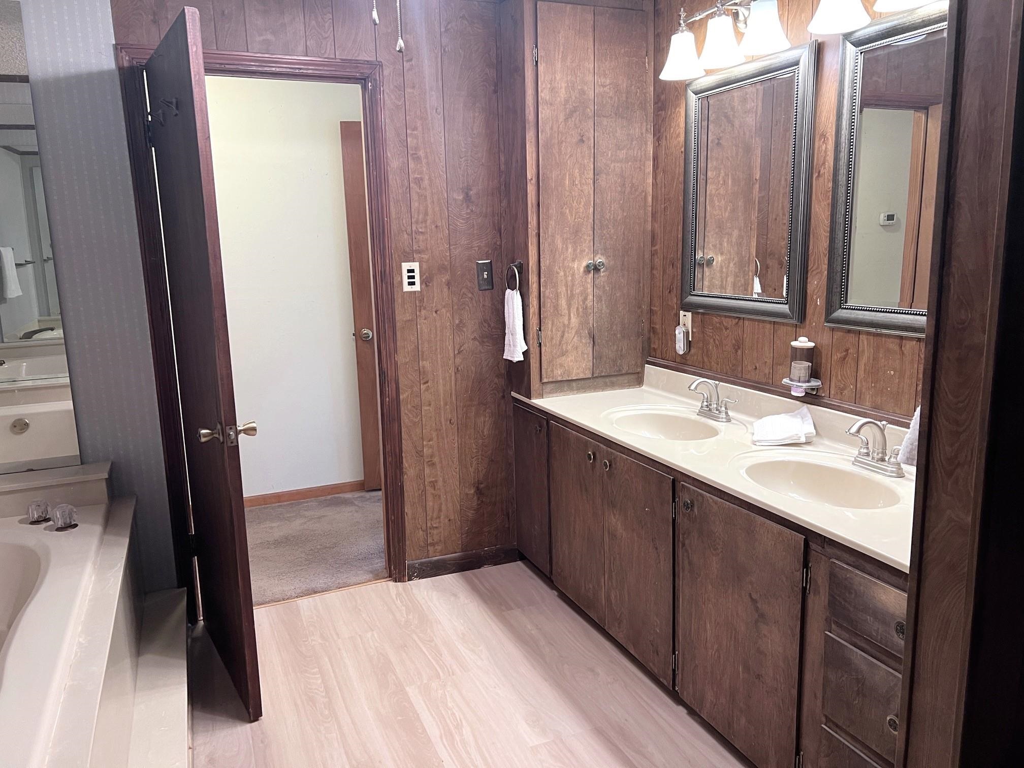1112 Maple  Mountain View, AR