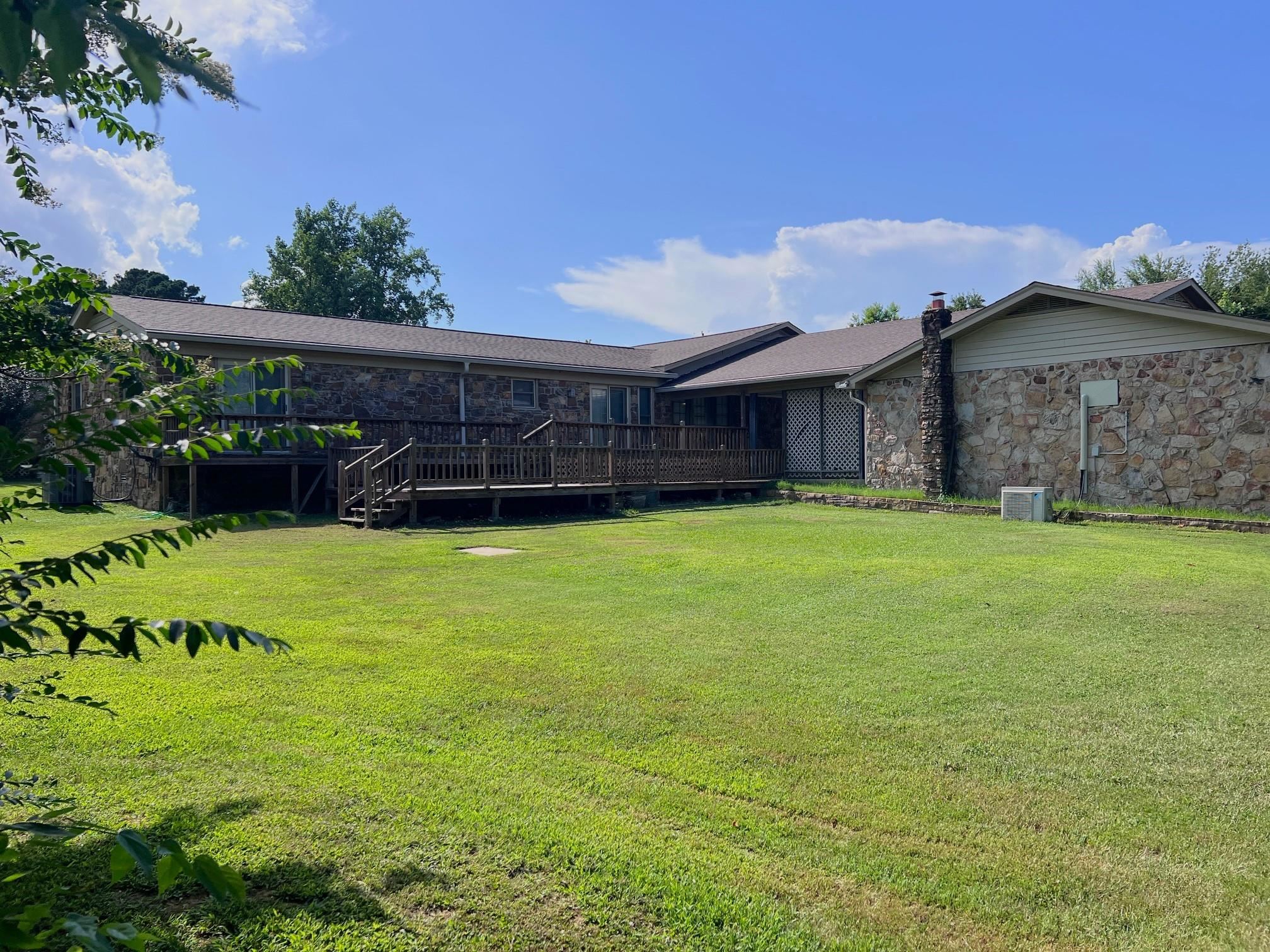 1112 Maple  Mountain View, AR