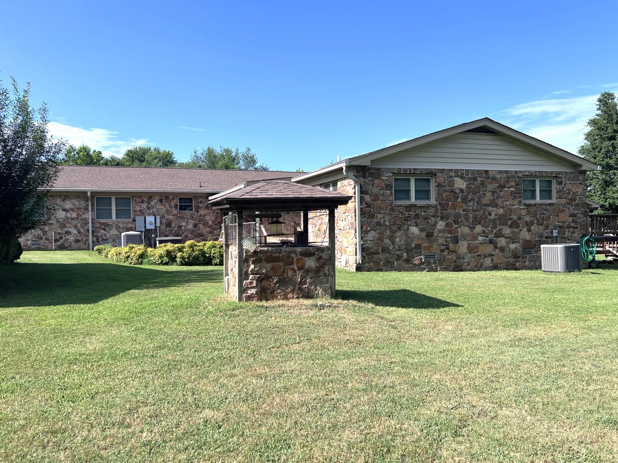 1112 Maple  Mountain View, AR