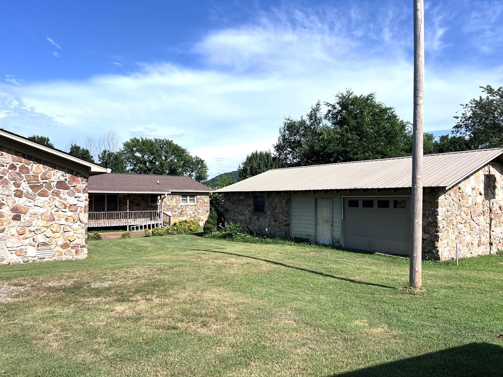 1112 Maple  Mountain View, AR