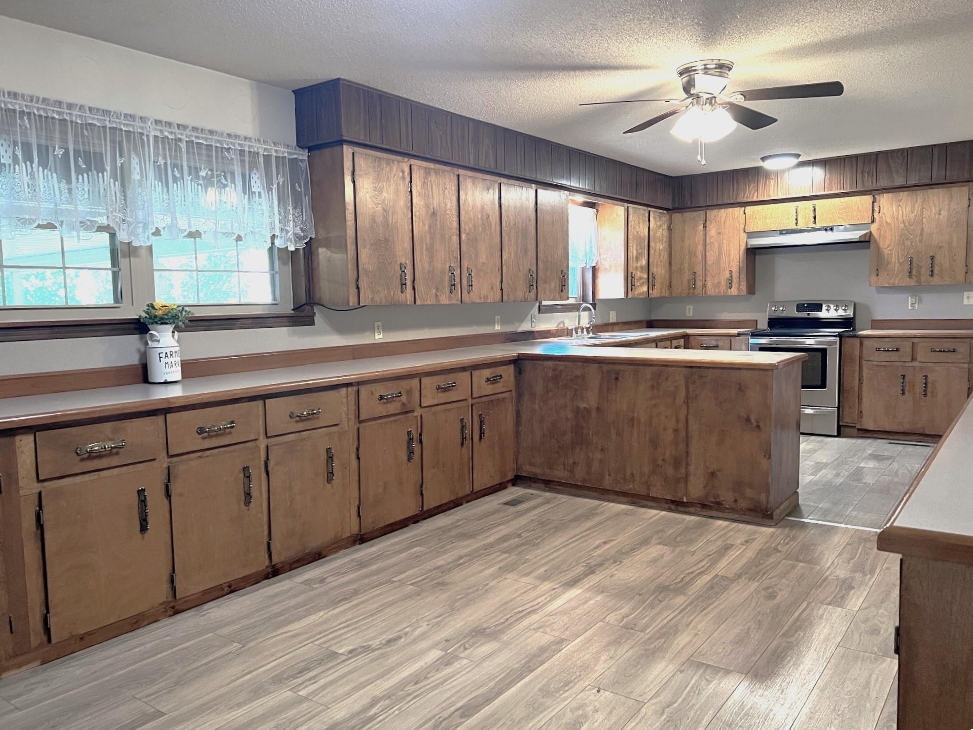 1112 Maple  Mountain View, AR