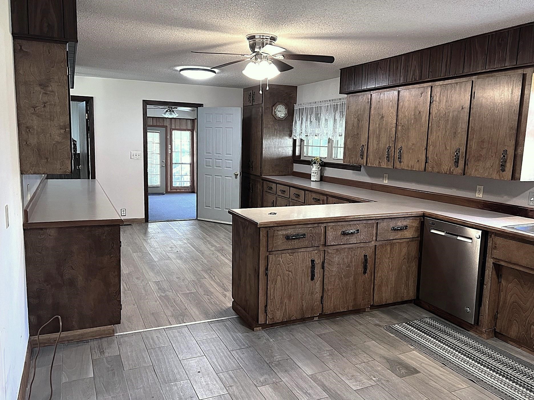1112 Maple  Mountain View, AR