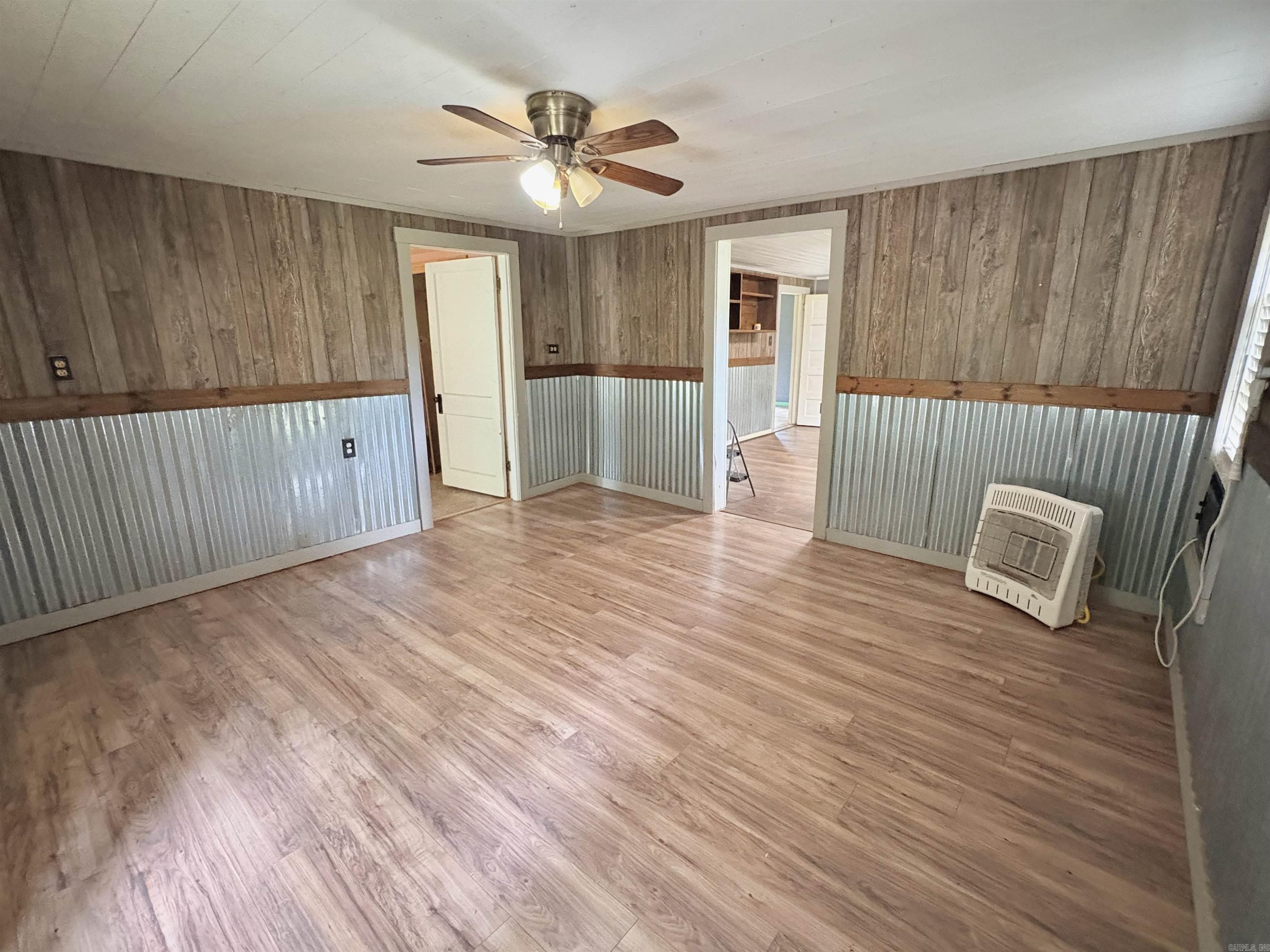 363 County Rd 142  Grapevine, AR