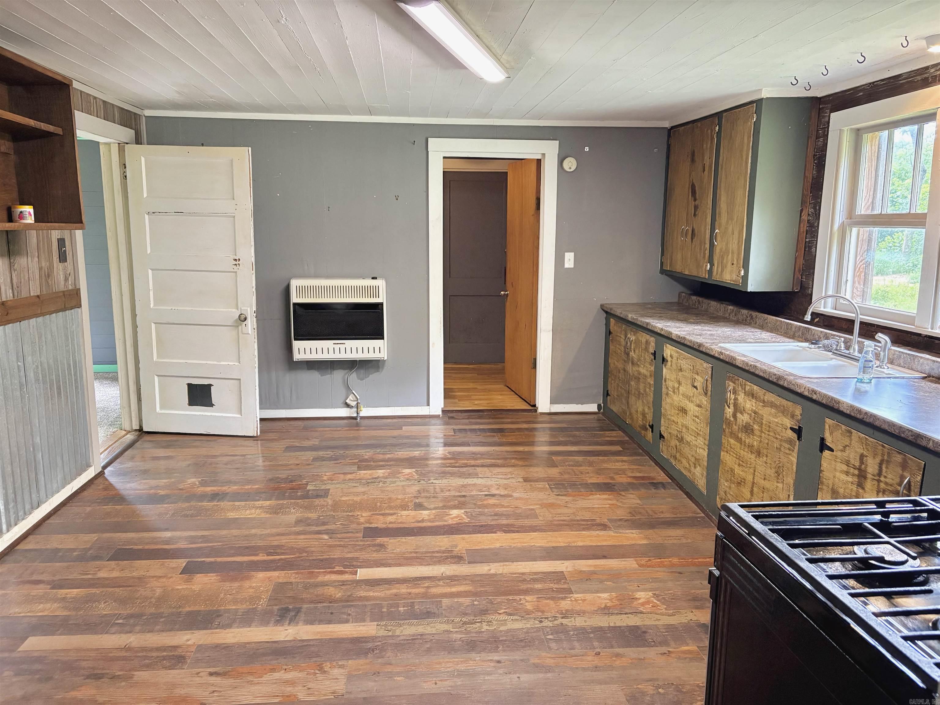 363 County Rd 142  Grapevine, AR