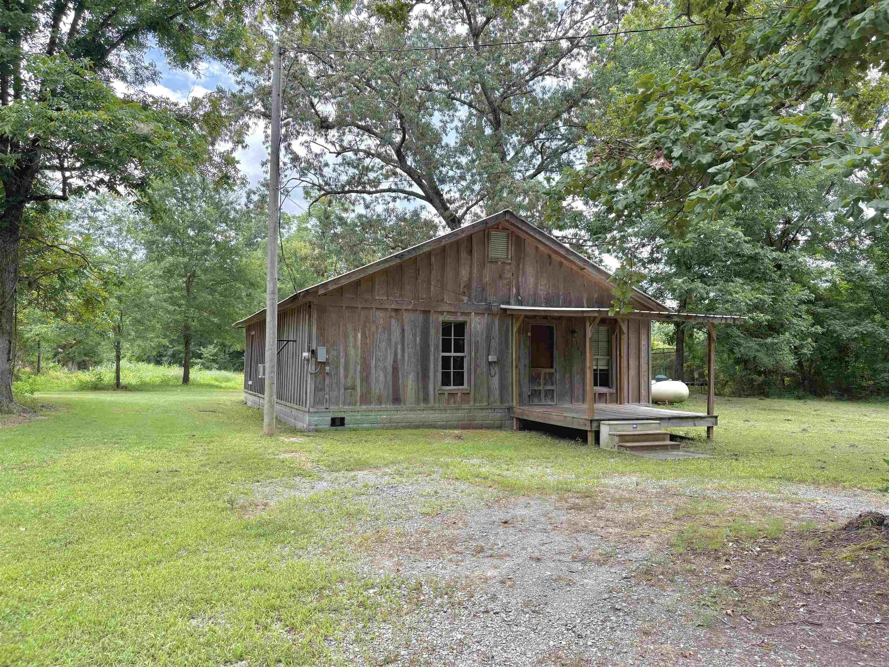 363 County Rd 142  Grapevine, AR