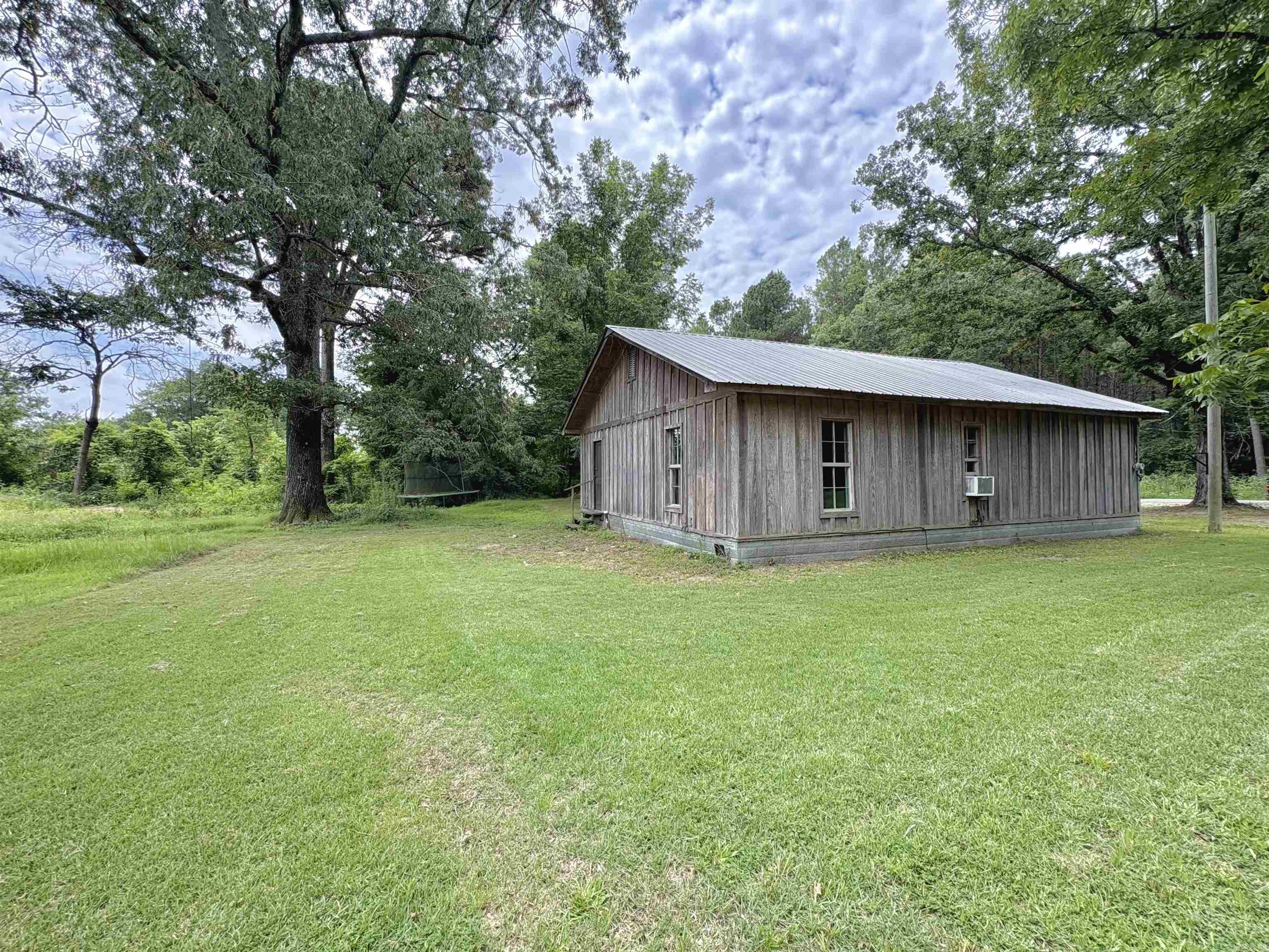 363 County Rd 142  Grapevine, AR