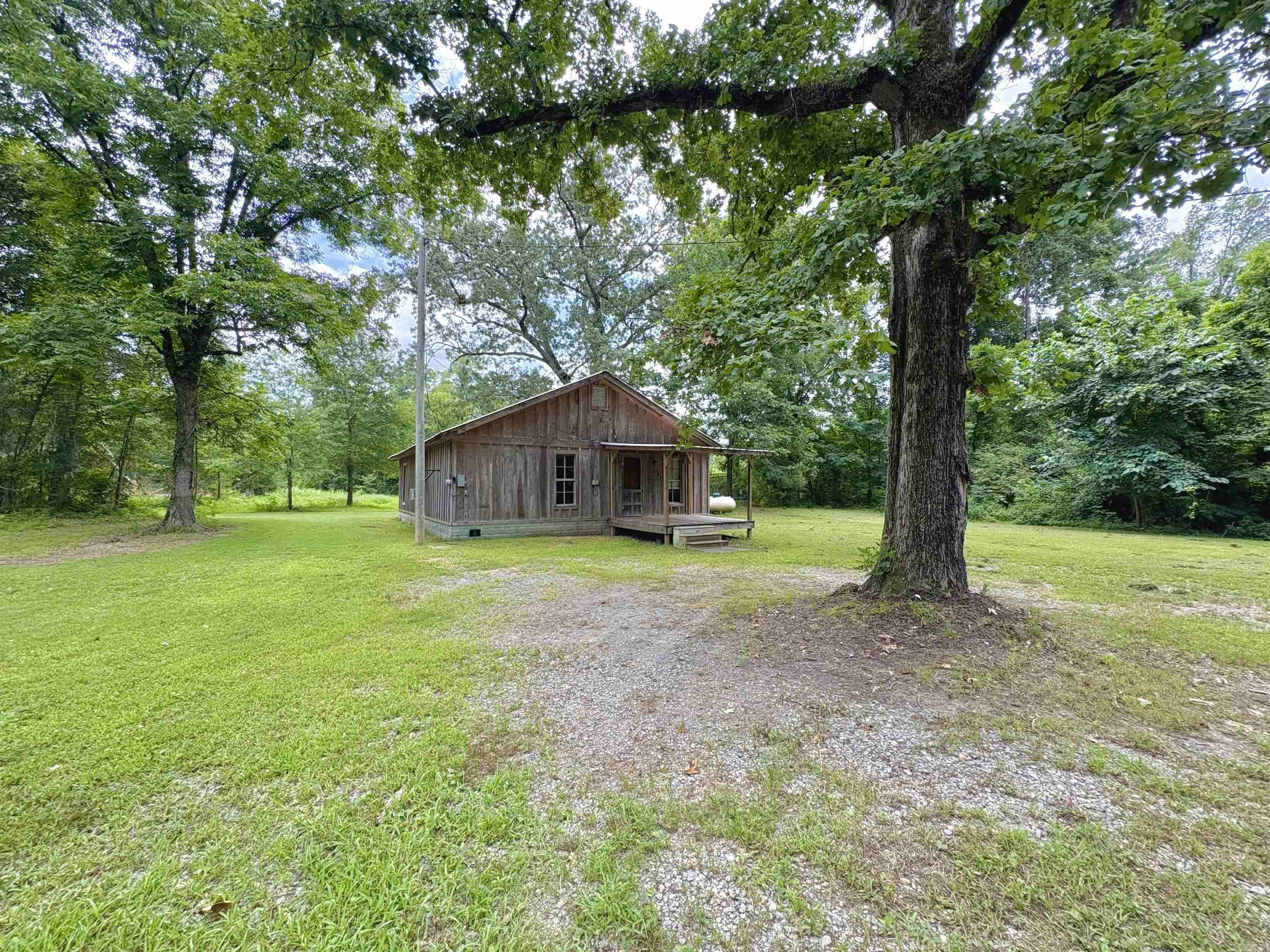 363 County Rd 142  Grapevine, AR