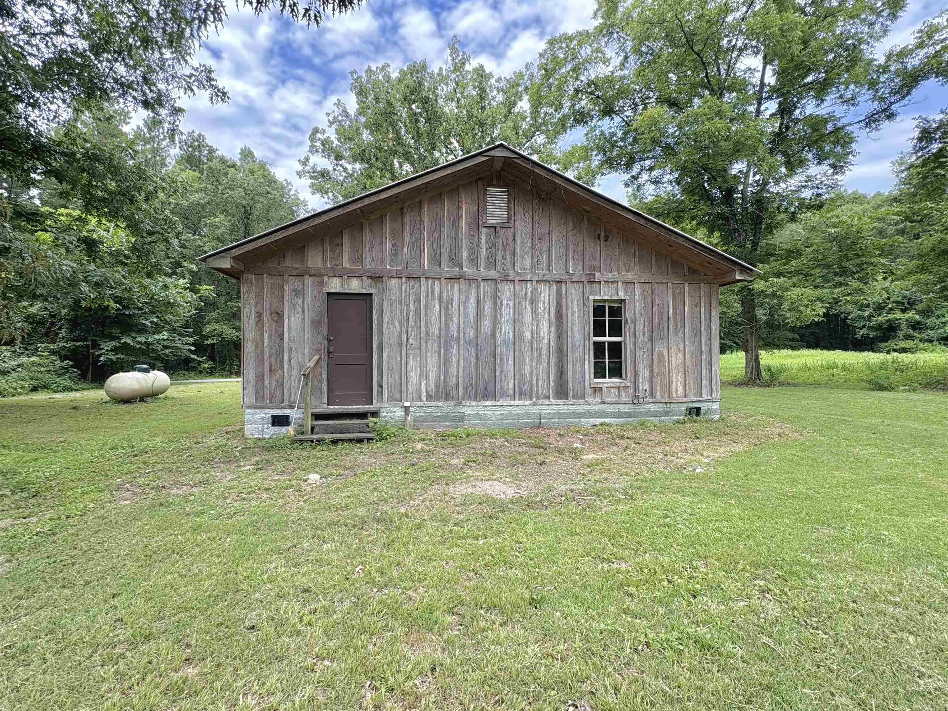 363 County Rd 142  Grapevine, AR
