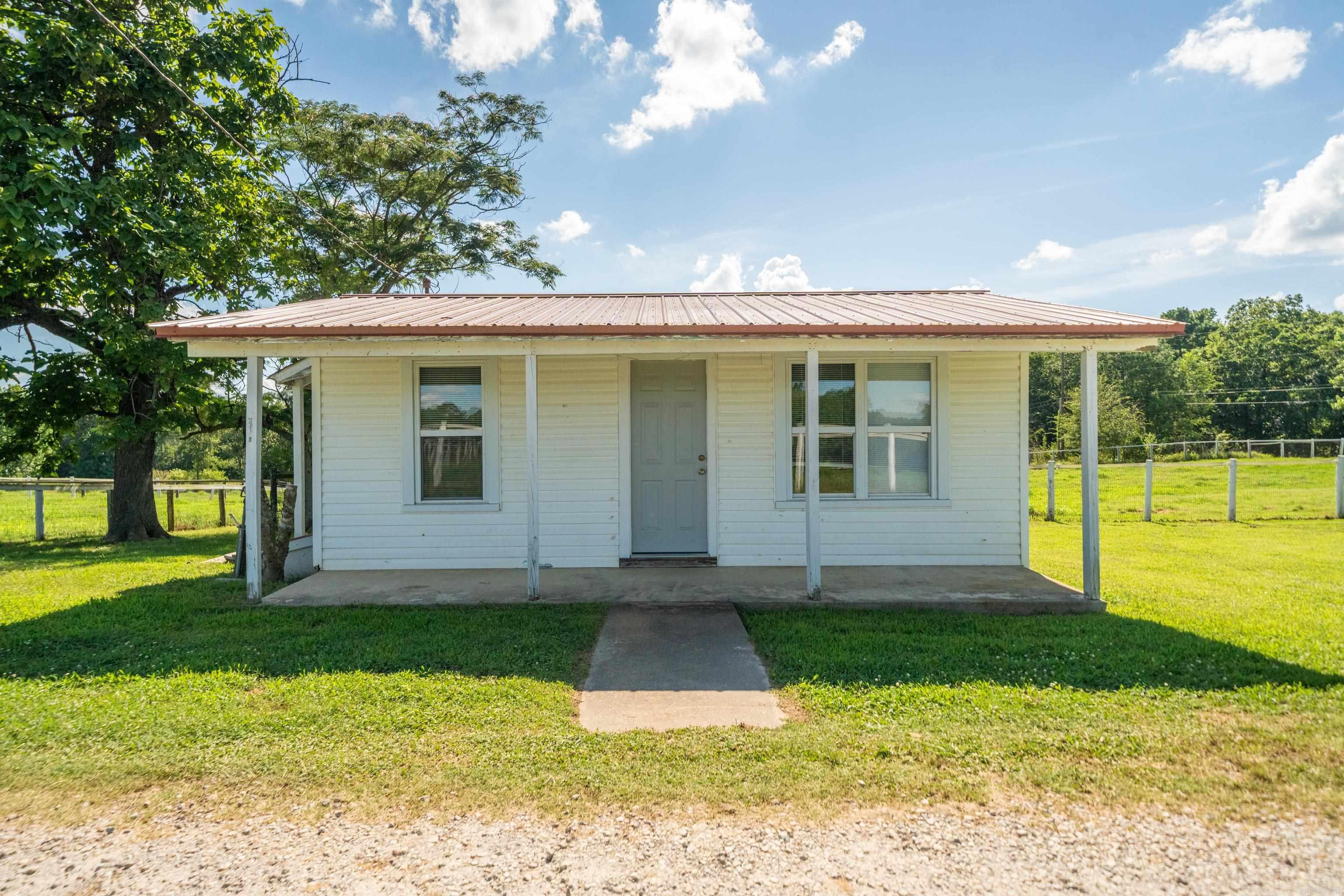 6867 Airport Rd  Bonnerdale, AR