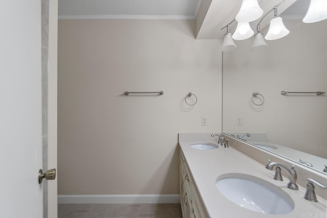 8727 Boulder Lane Little Rock, AR 72227