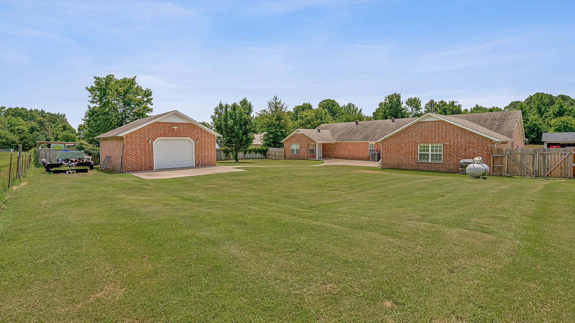 6707 Deerwood  Paragould, AR