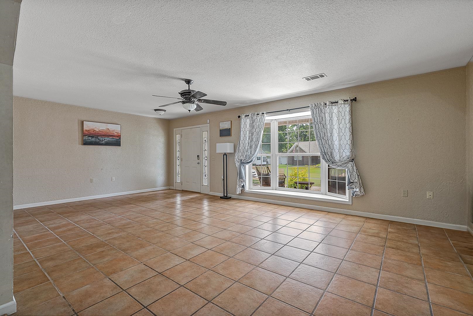 6707 Deerwood  Paragould, AR