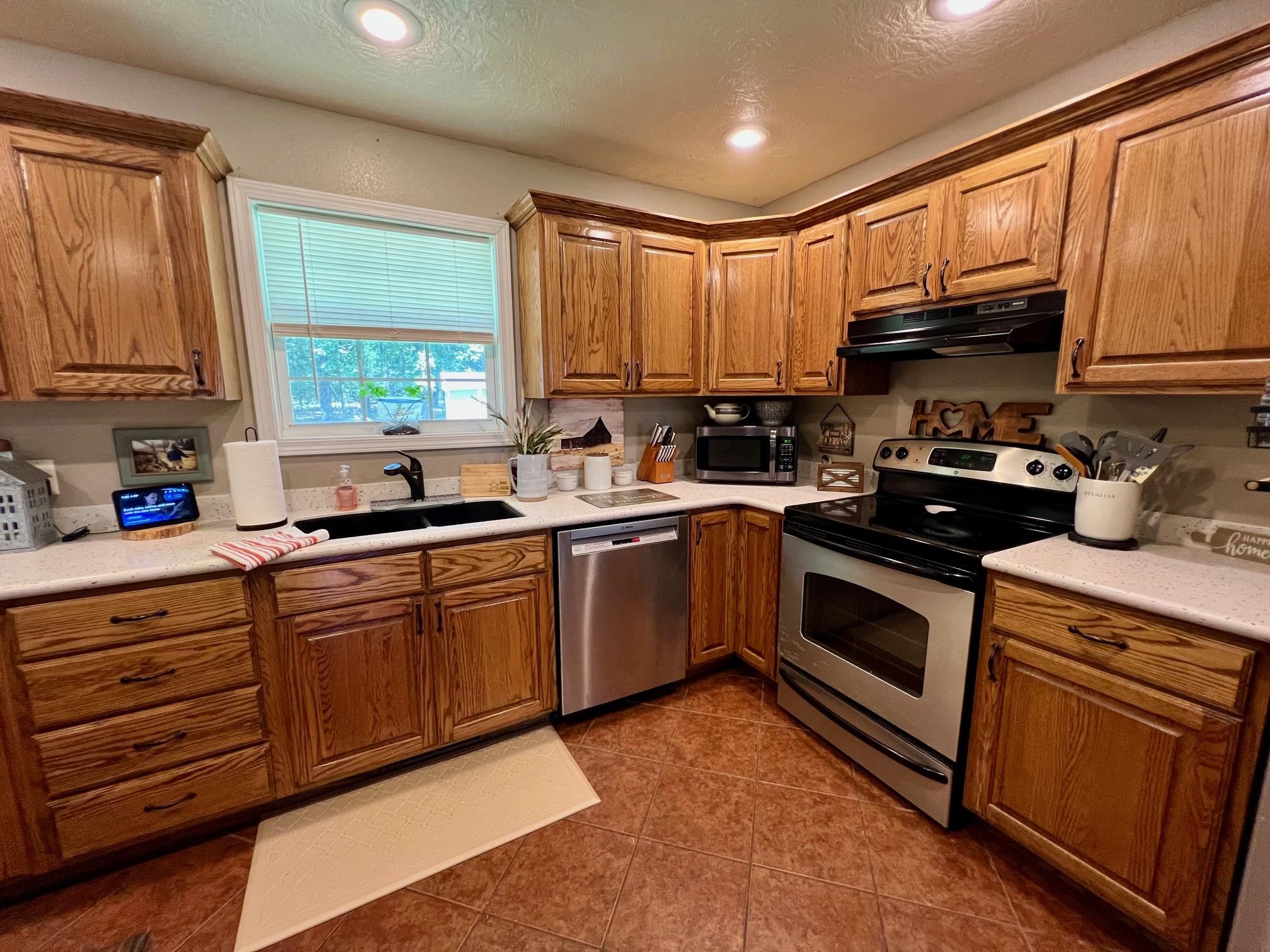 108 Dusty  Highland, AR