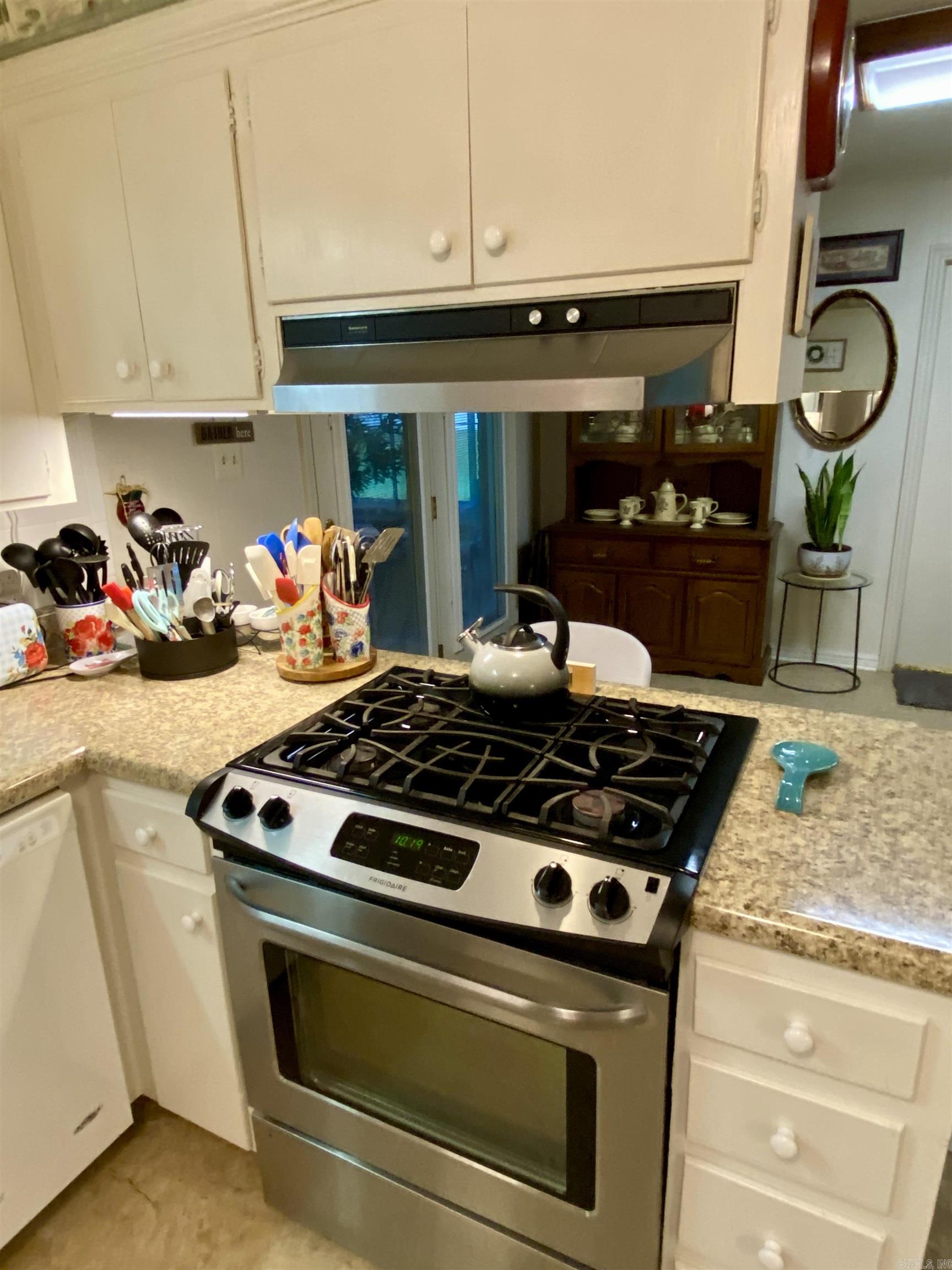 2802 N Erie Avenue Russellville, AR 72802