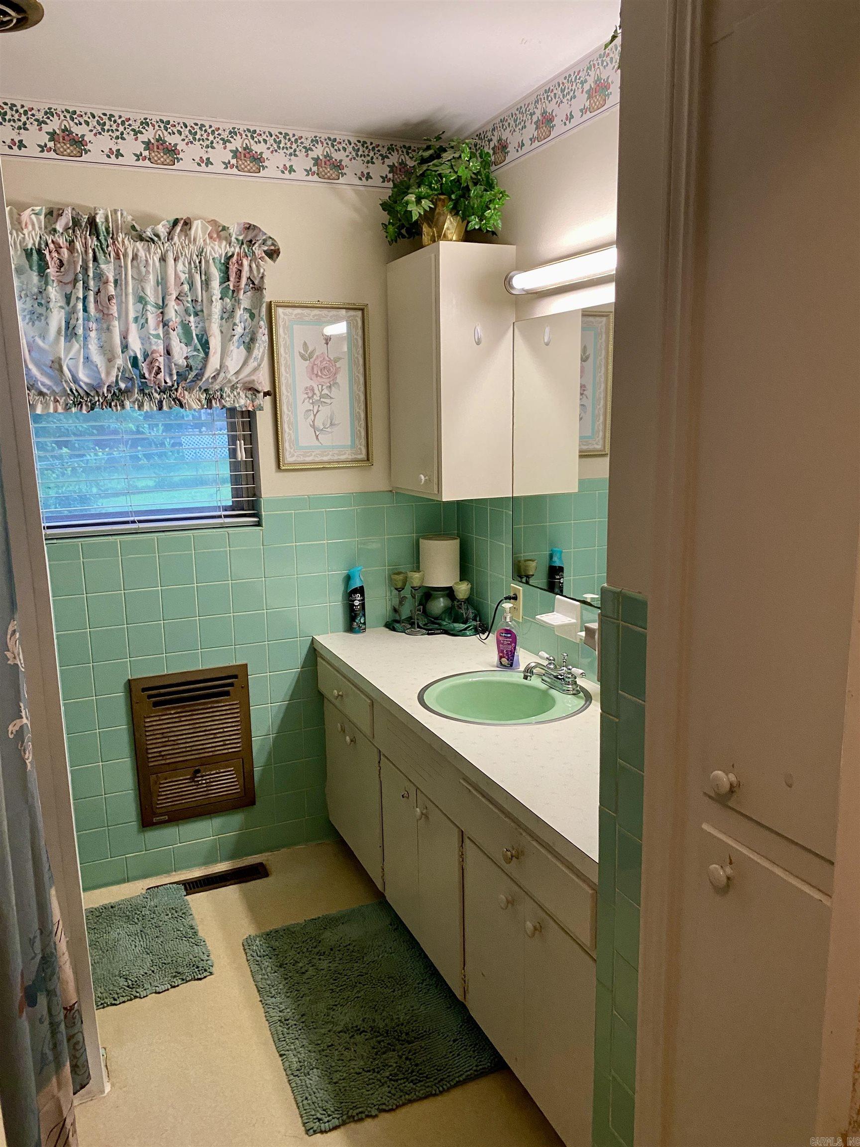 2802 N Erie Avenue Russellville, AR 72802