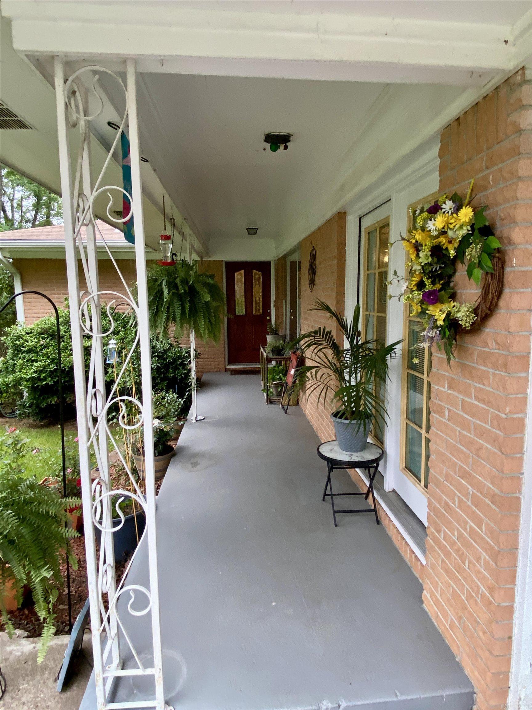 2802 N Erie Avenue Russellville, AR 72802