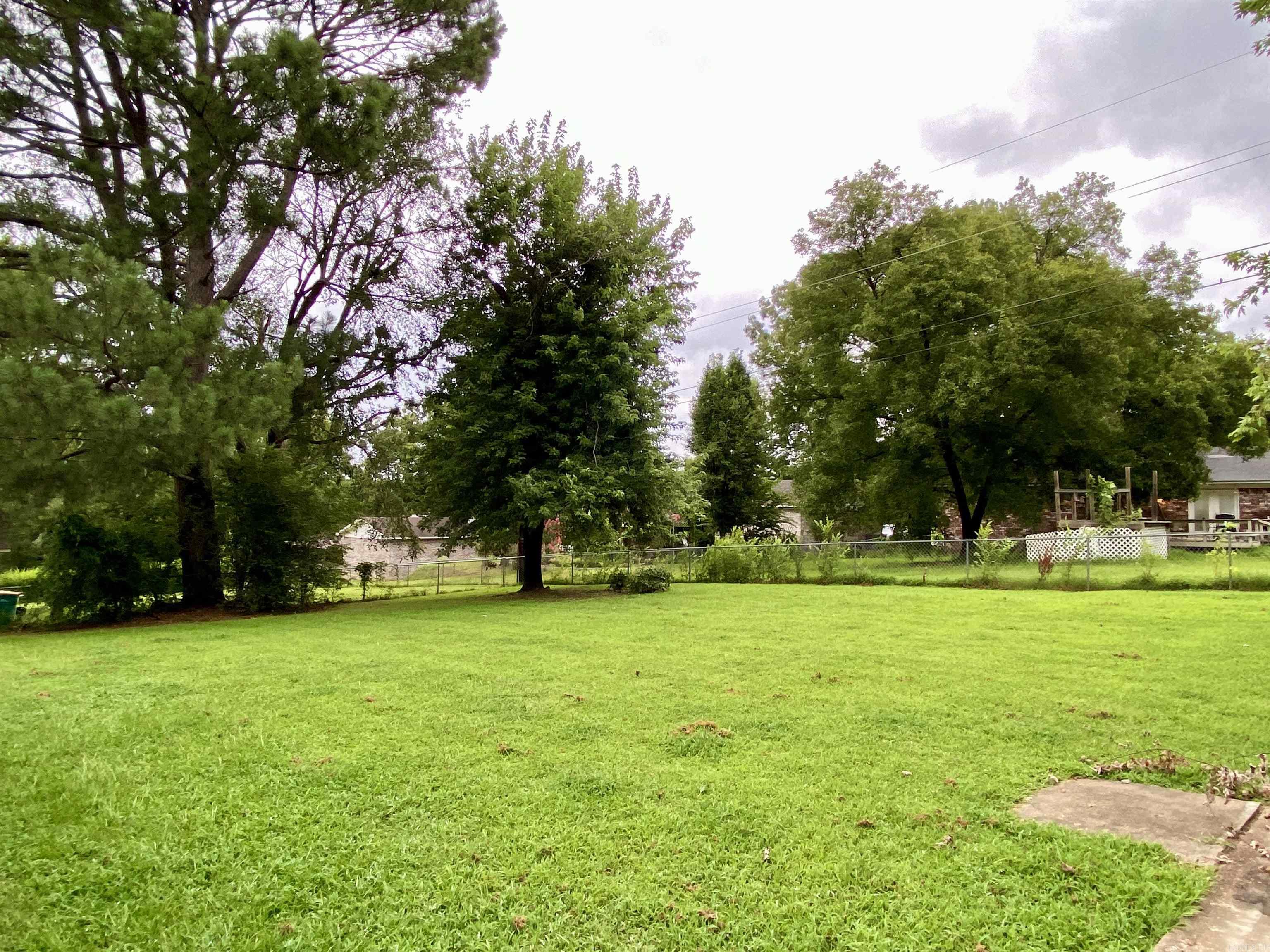 2802 N Erie Avenue Russellville, AR 72802