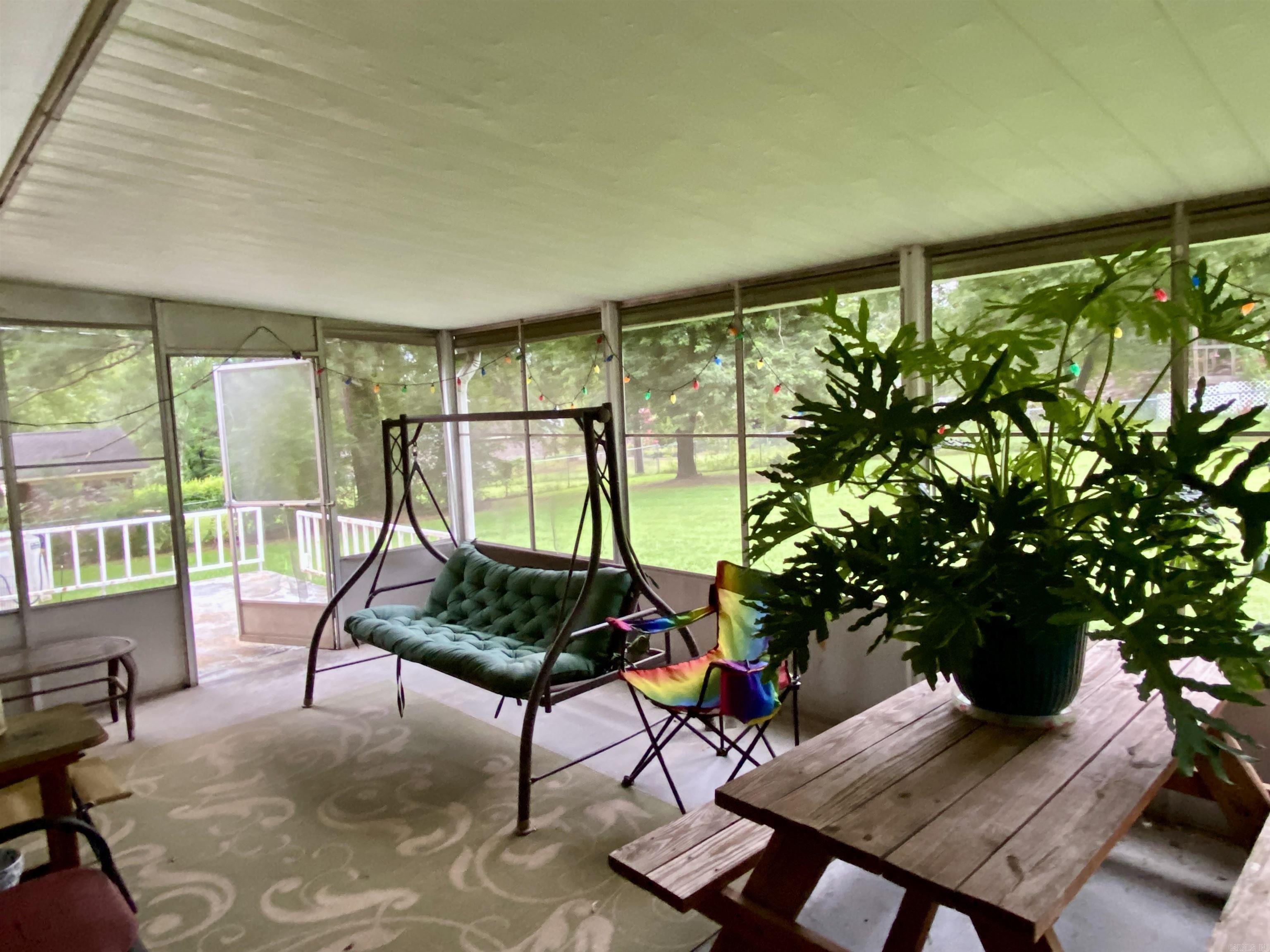 2802 N Erie Avenue Russellville, AR 72802