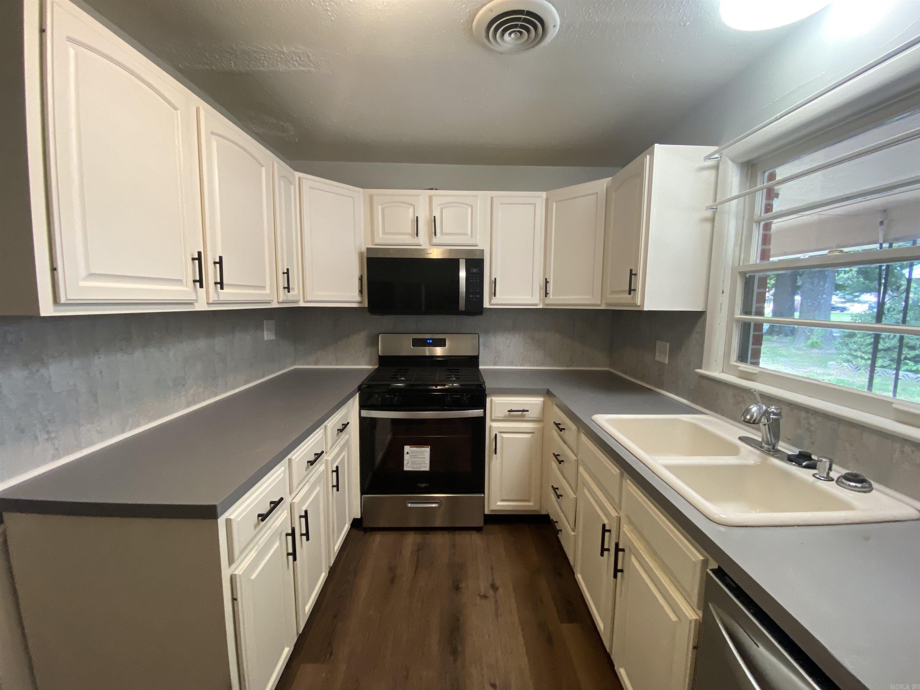 112 S Parkview Trumann, AR 72472
