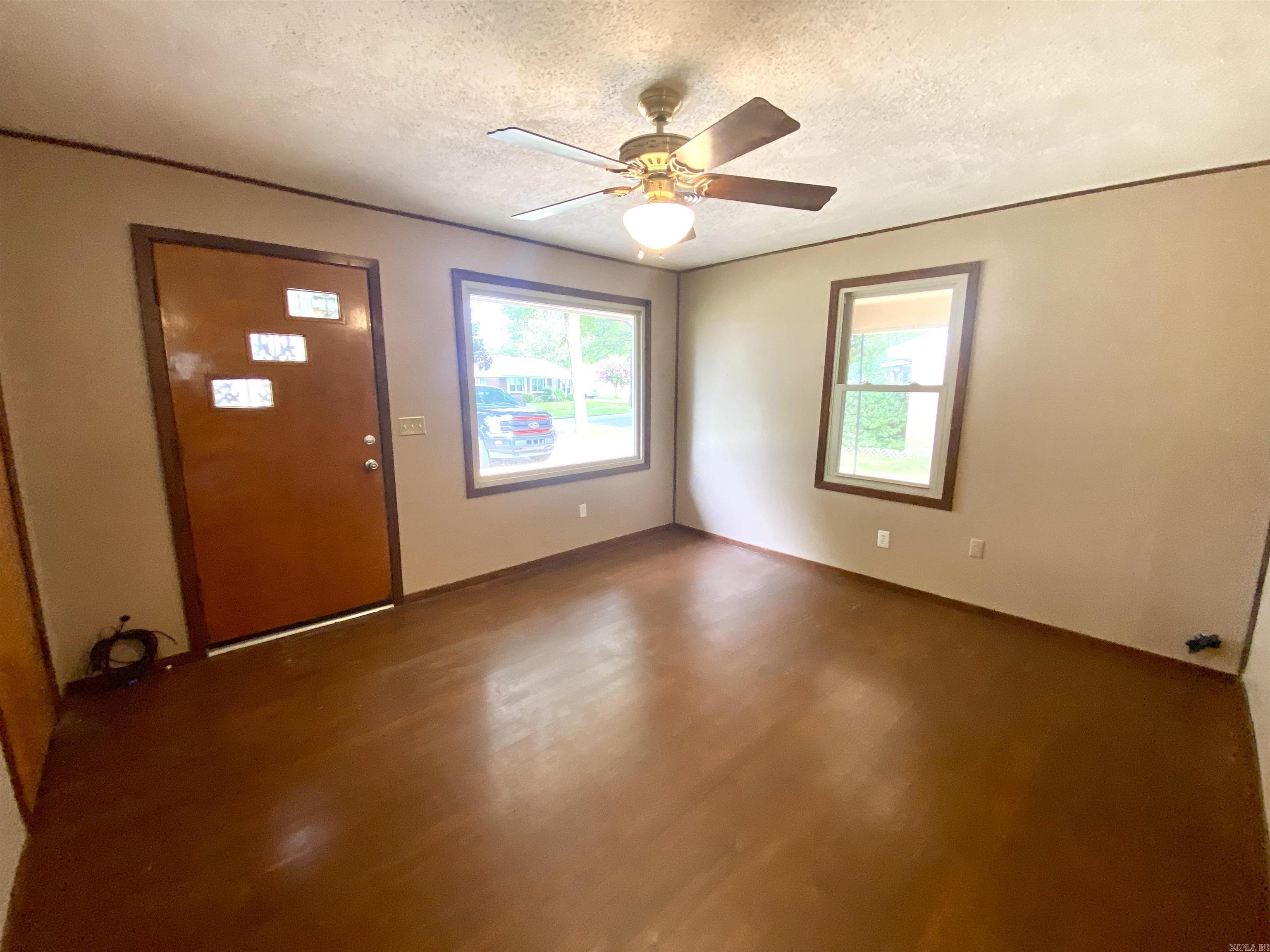 112 S Parkview Trumann, AR 72472